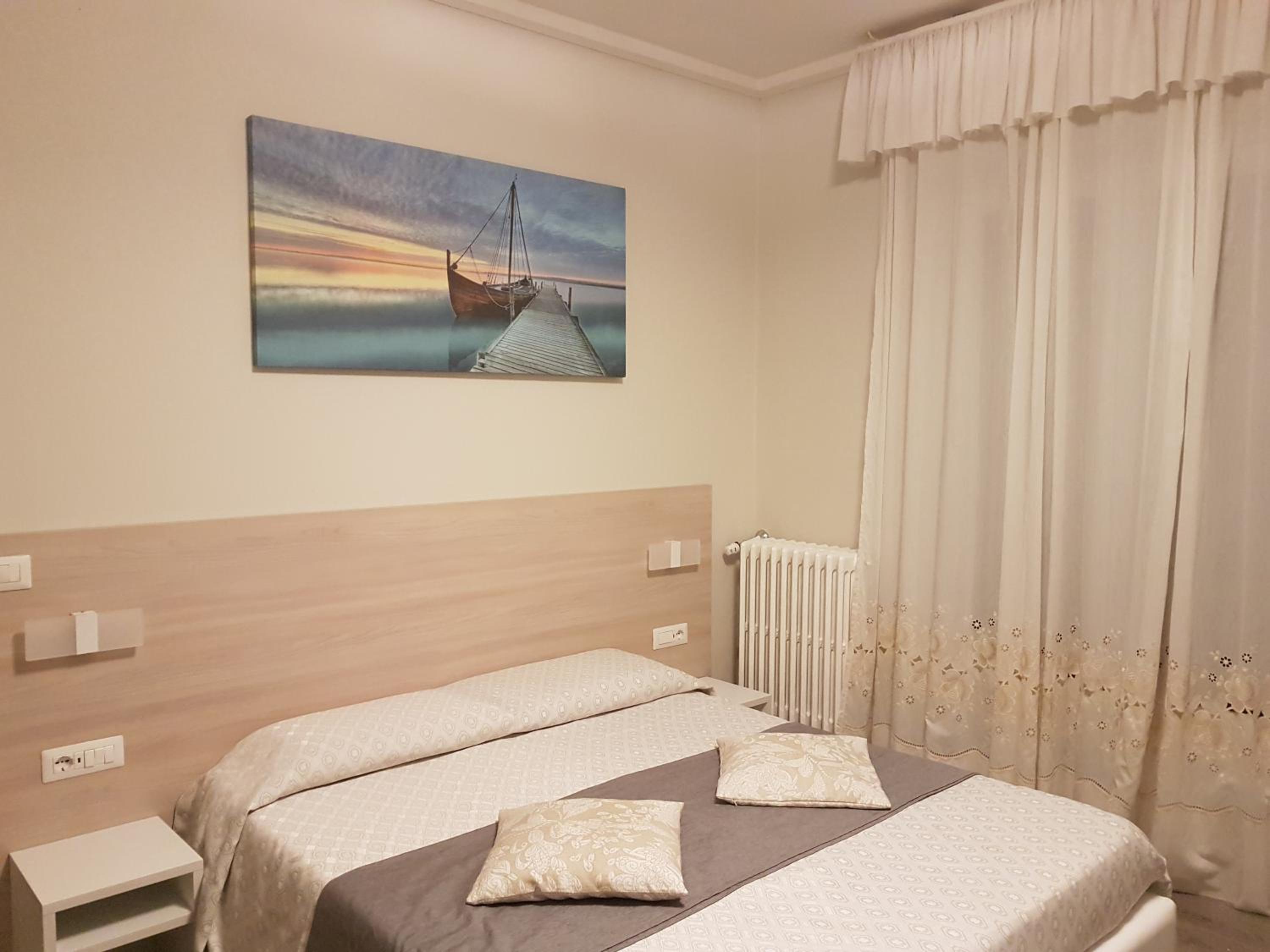 Triple Room - Photo 11