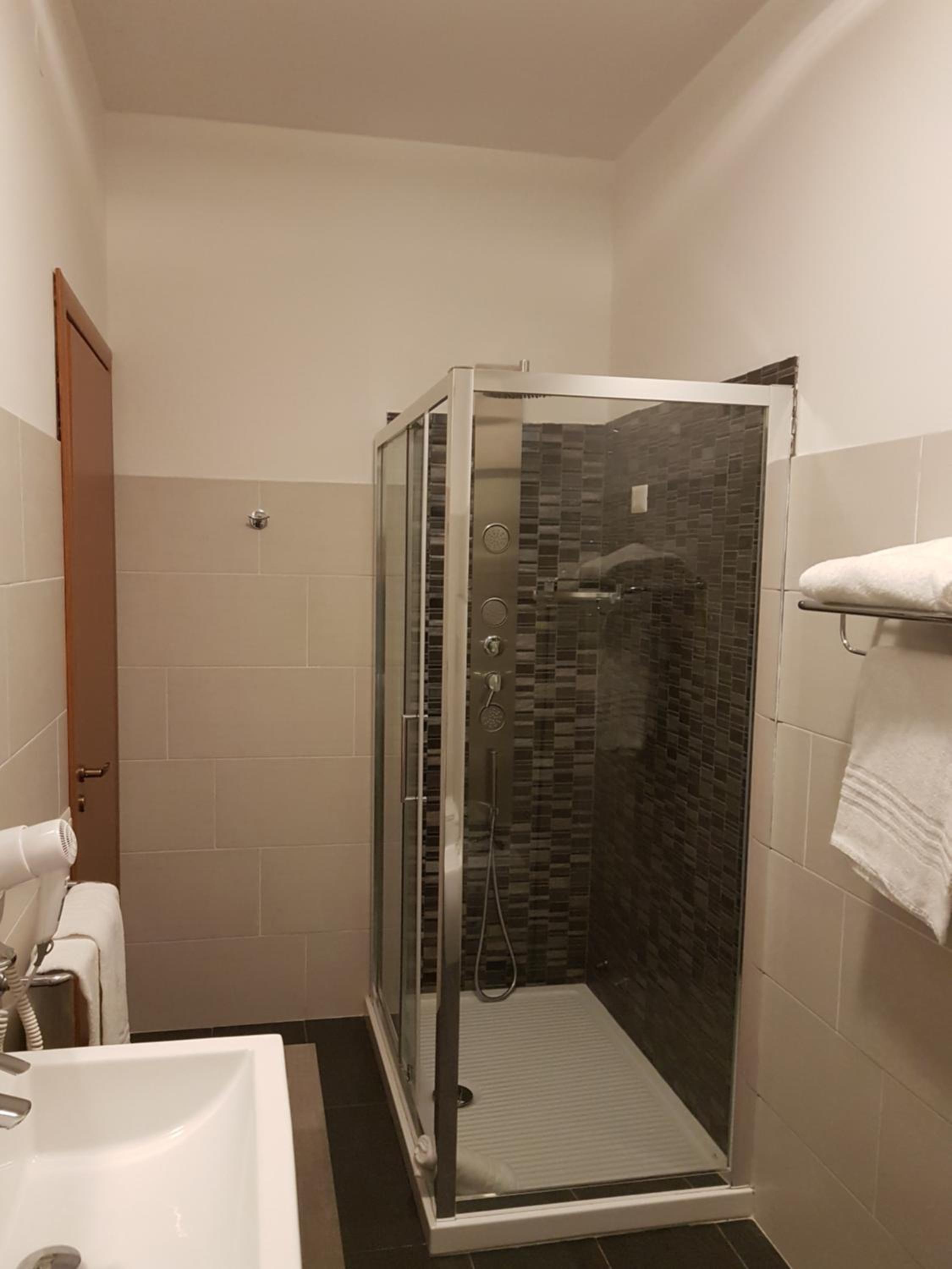 Triple Room - Photo 10