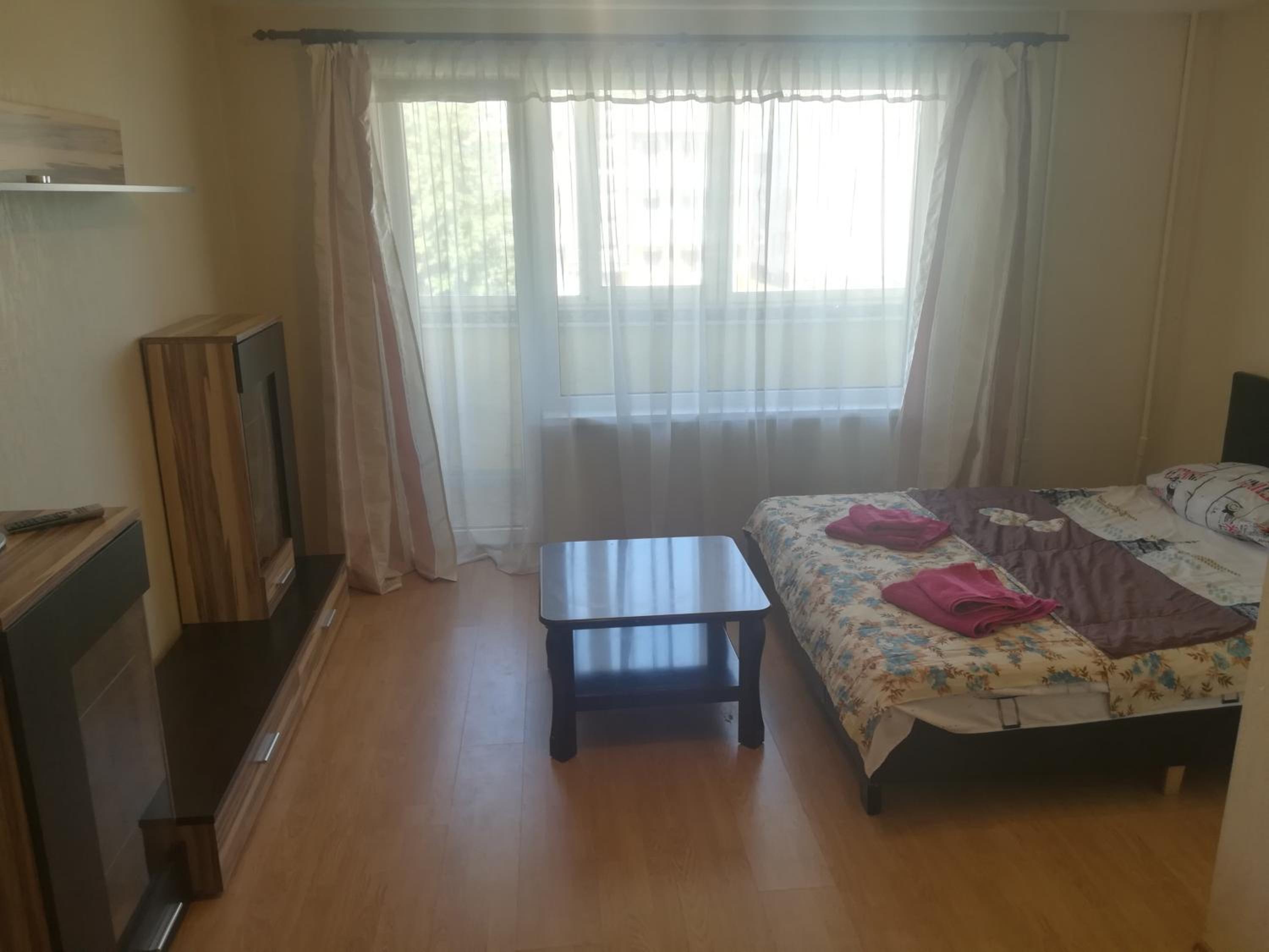One-Bedroom Apartment photo 1