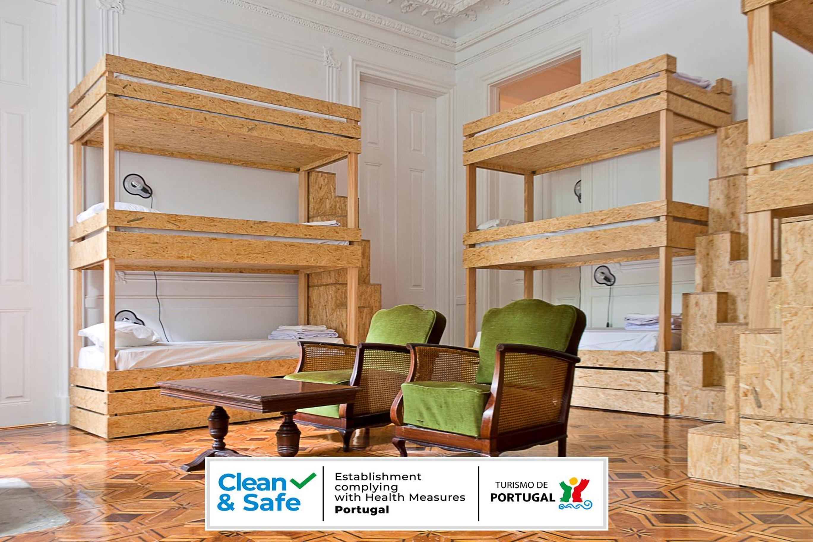 Bed in 12-Bed Mixed Dormitory Room photo 1