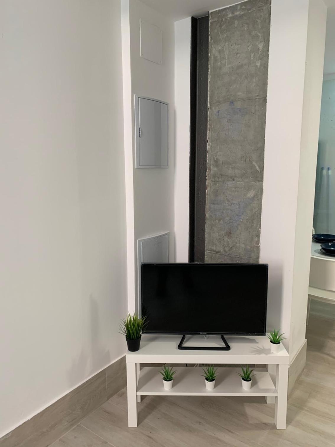 One-Bedroom Loft - Photo 13