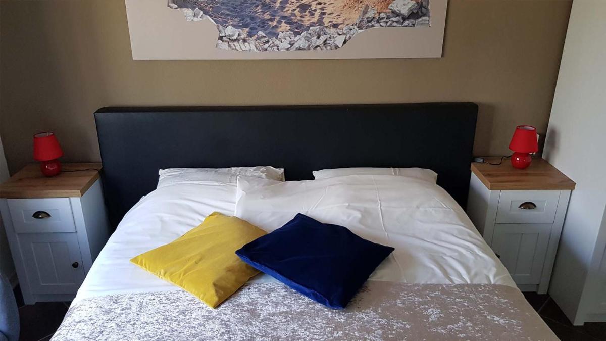 Small Twin Room photo 1