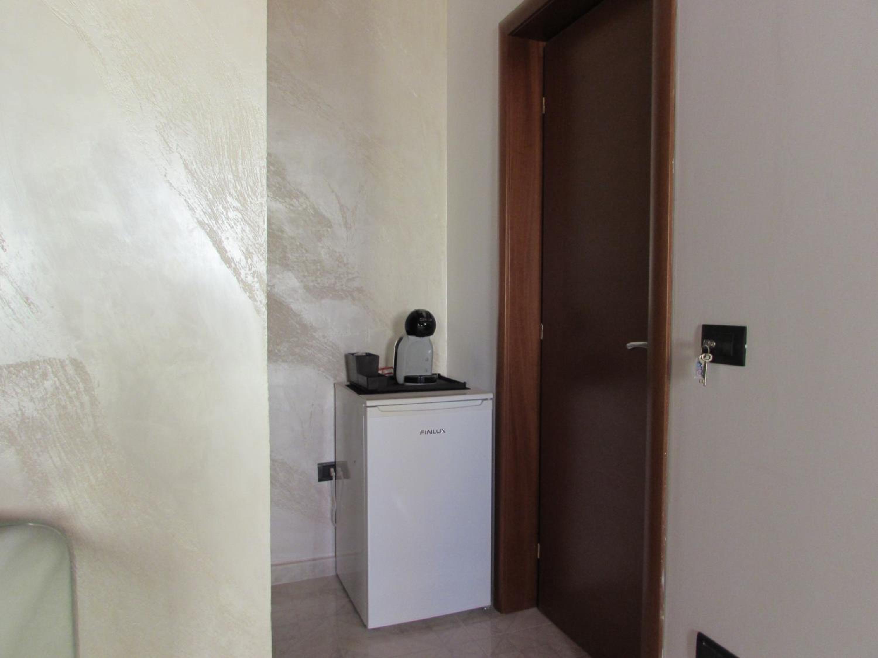 Standard Double Room - Photo 13