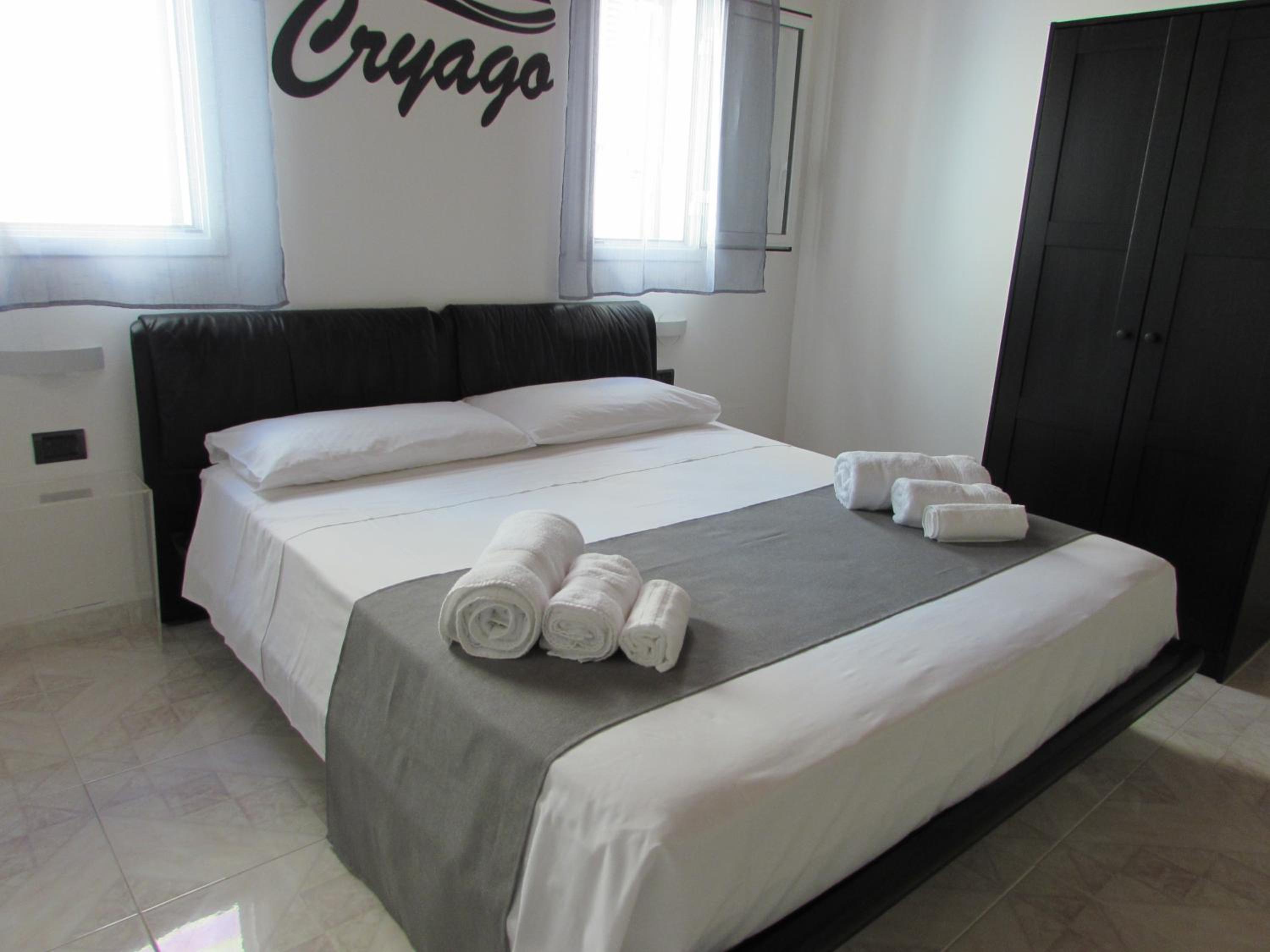 Standard Double Room - Photo 2