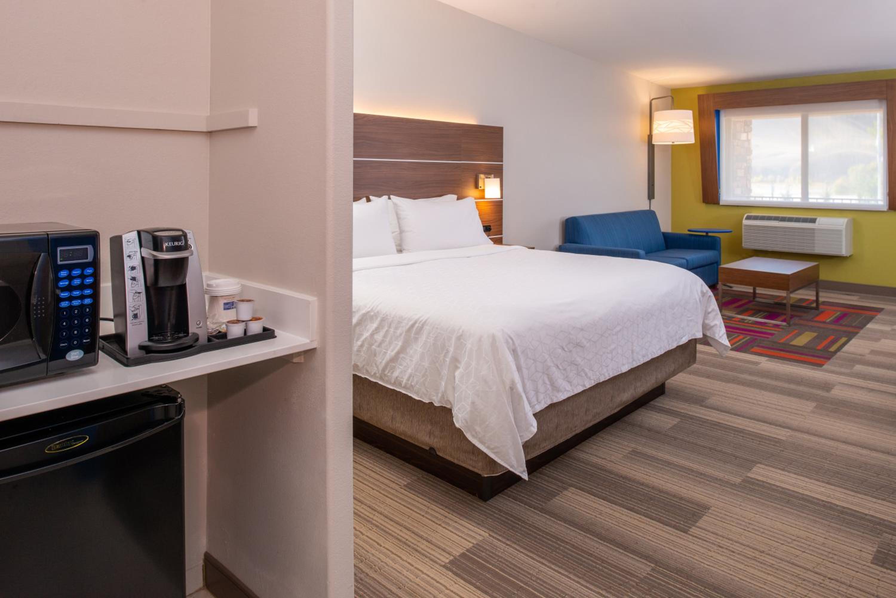 Standard King Room - Photo 2