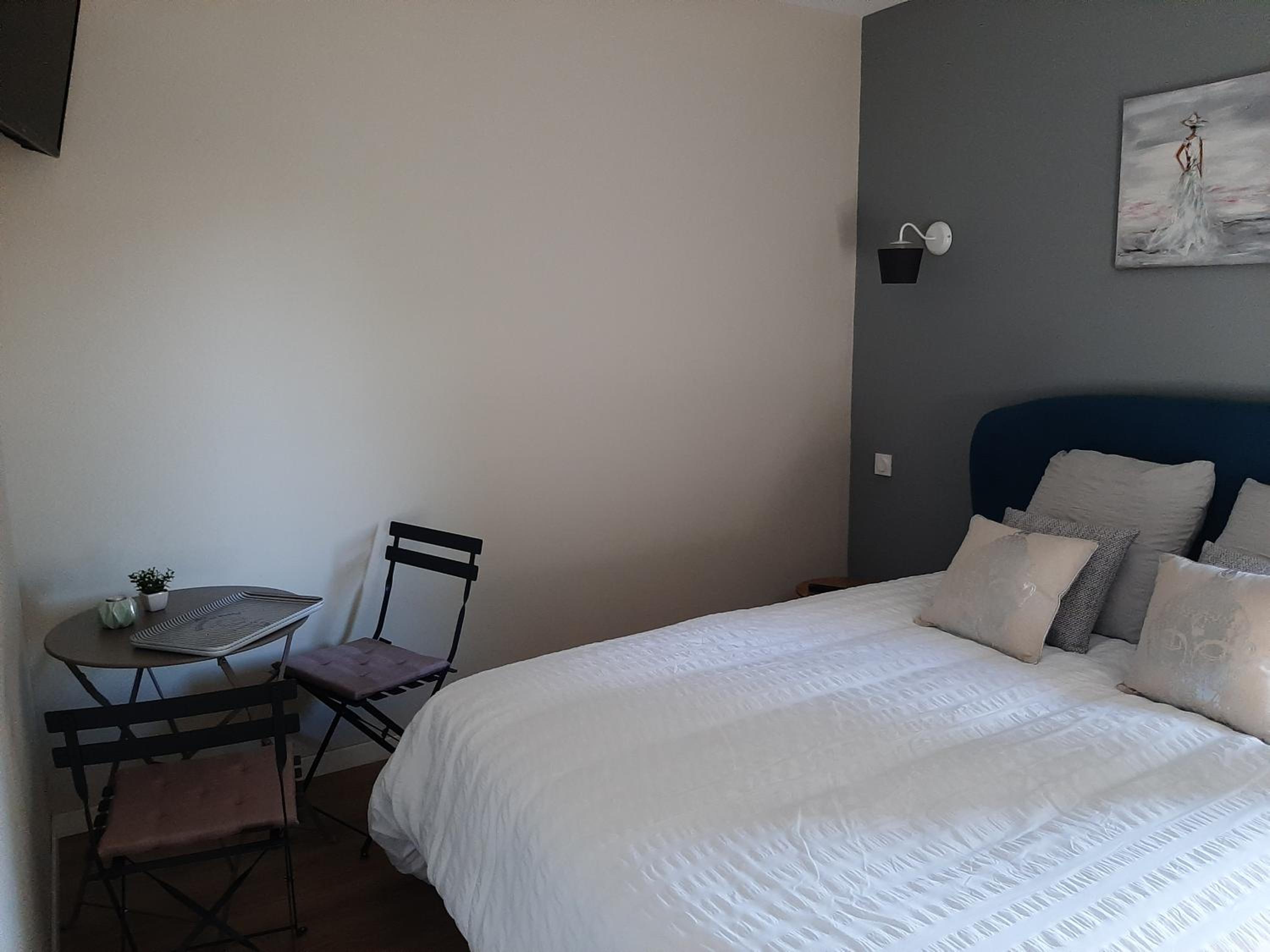 Double Room with Private Bathroom photo 3