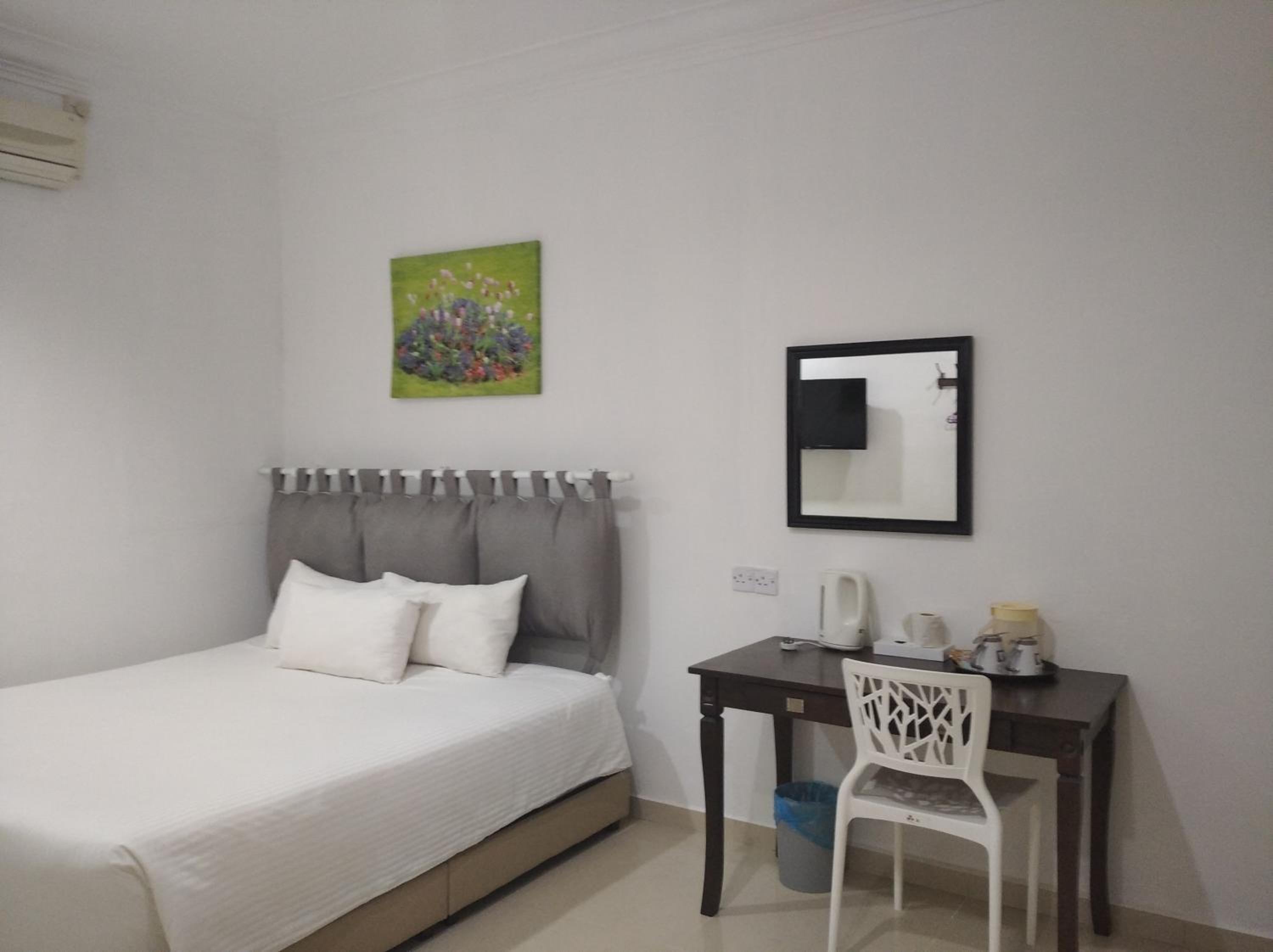 Deluxe King Room - Photo 5