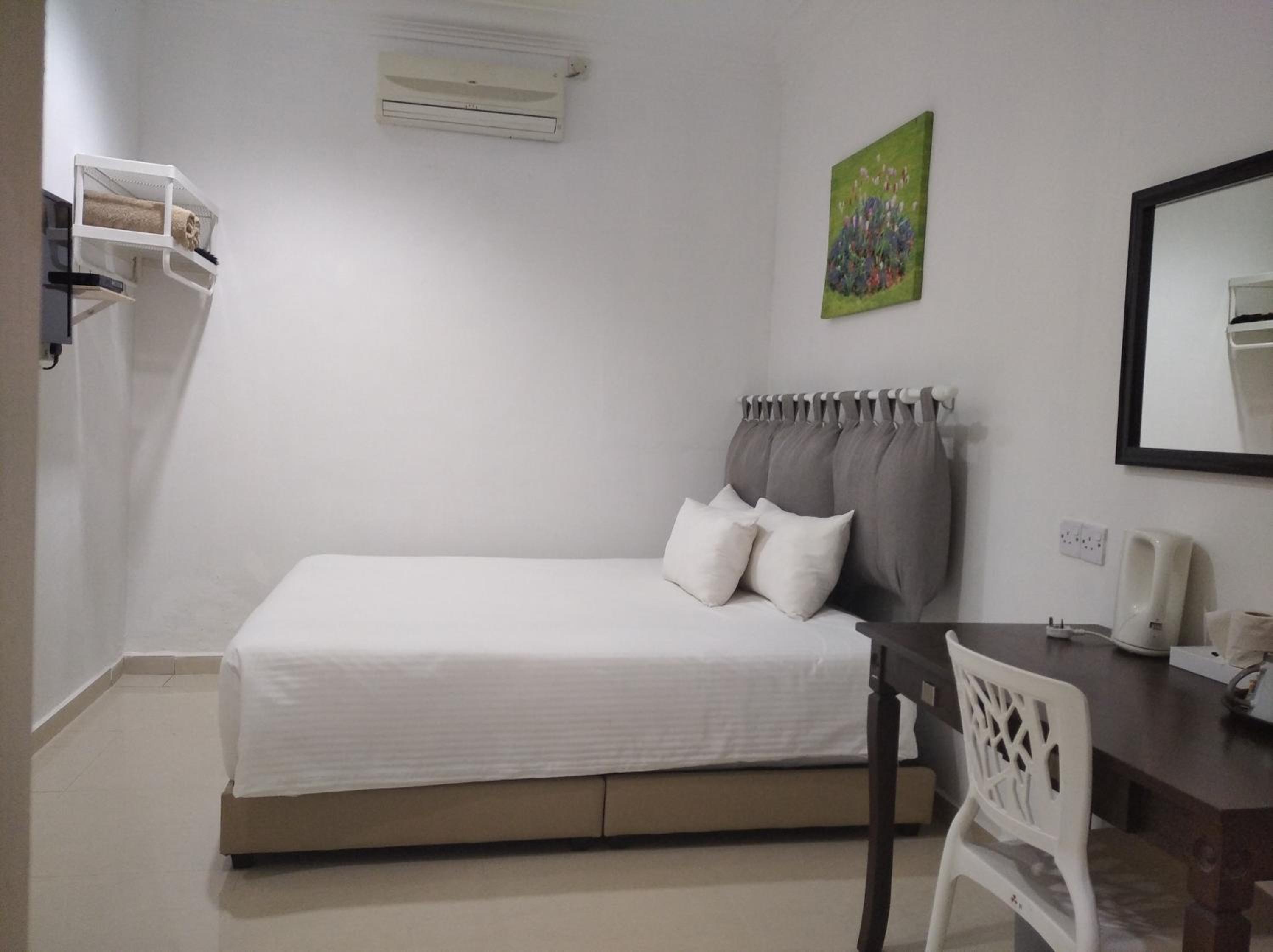 Deluxe King Room - Photo 4