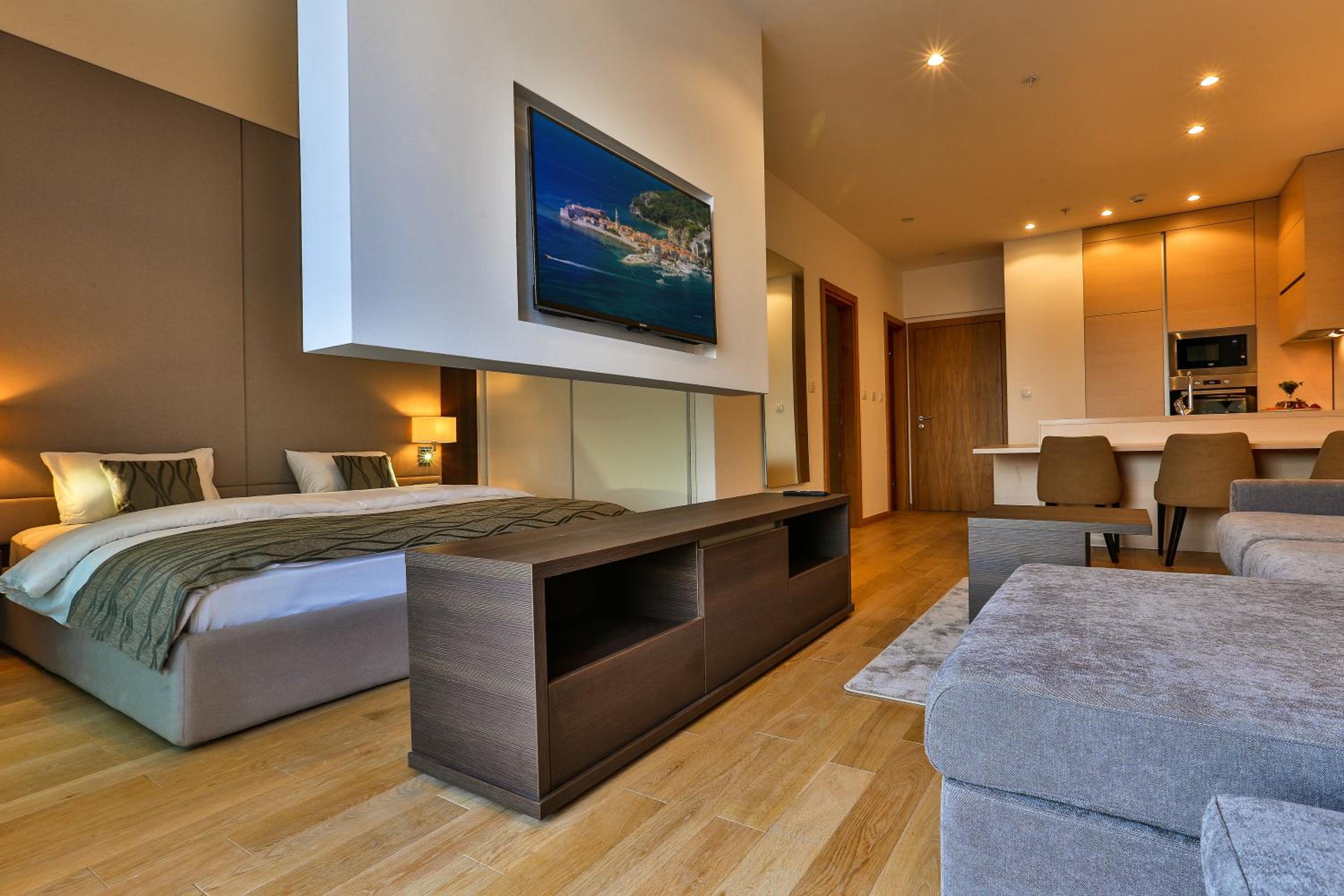 Standard Studio