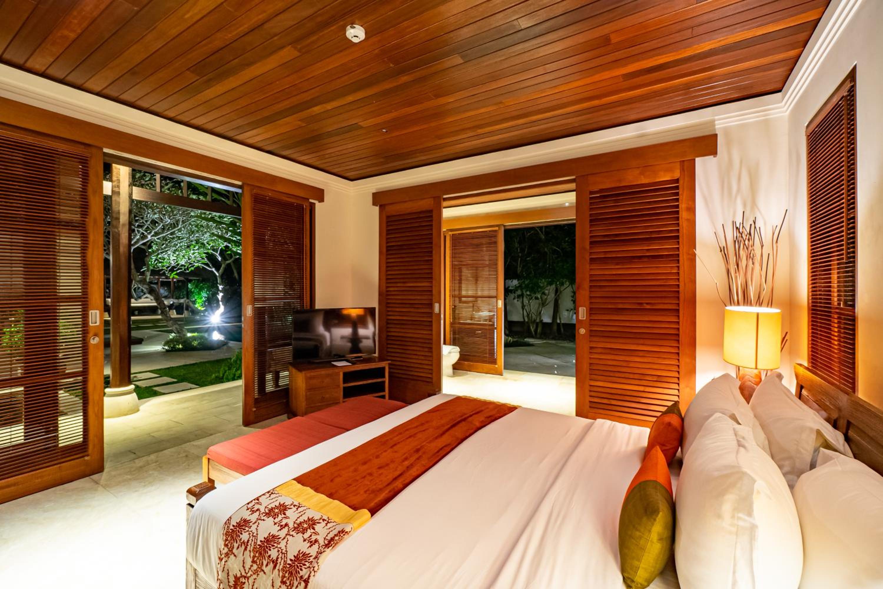 Villa Ohm-Four-Bedroom Villa with Private Pool photo 3