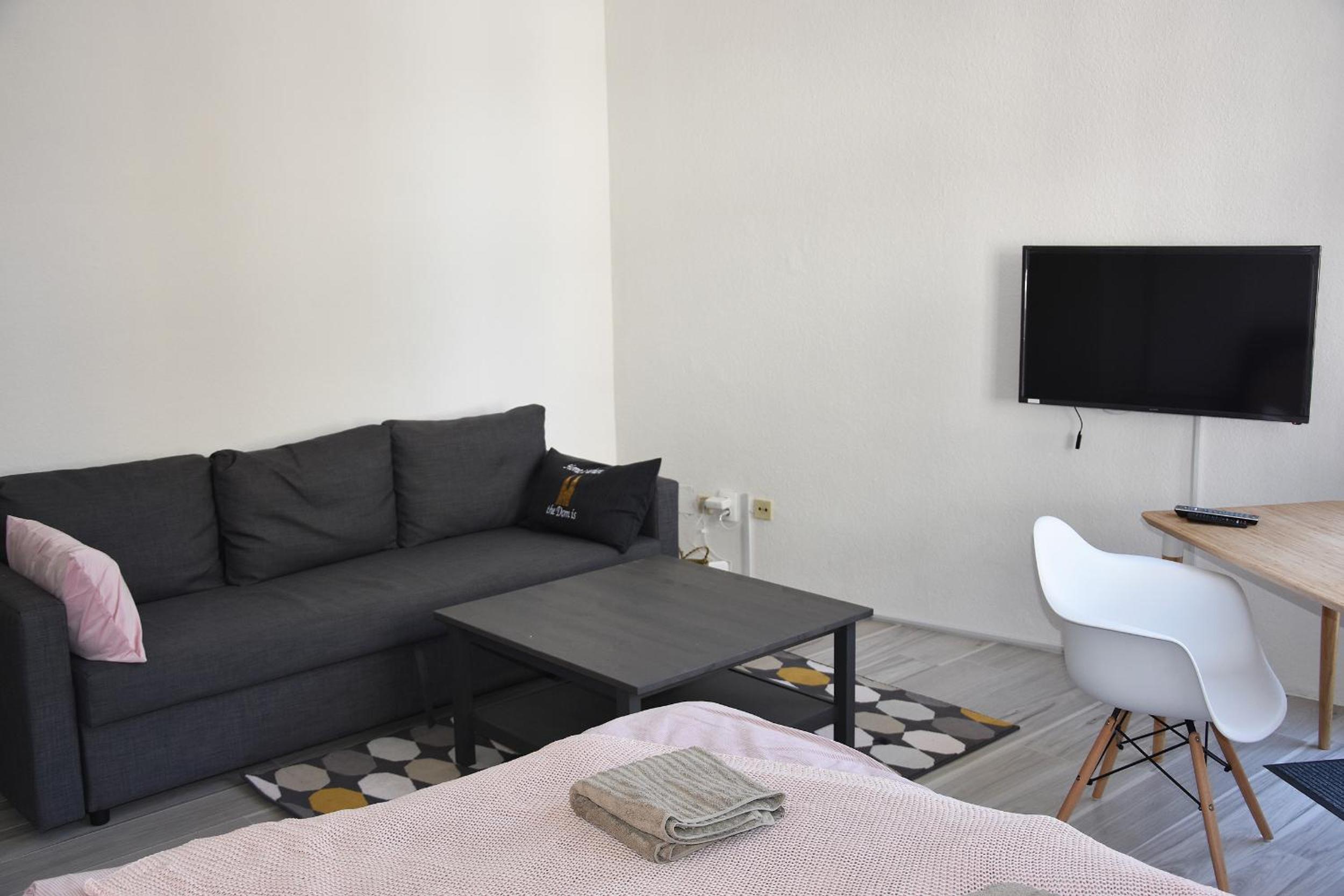 Apartment - Split Level - Photo 1
