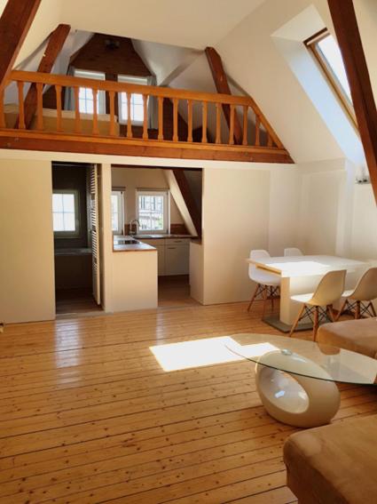 Studio - Split Level