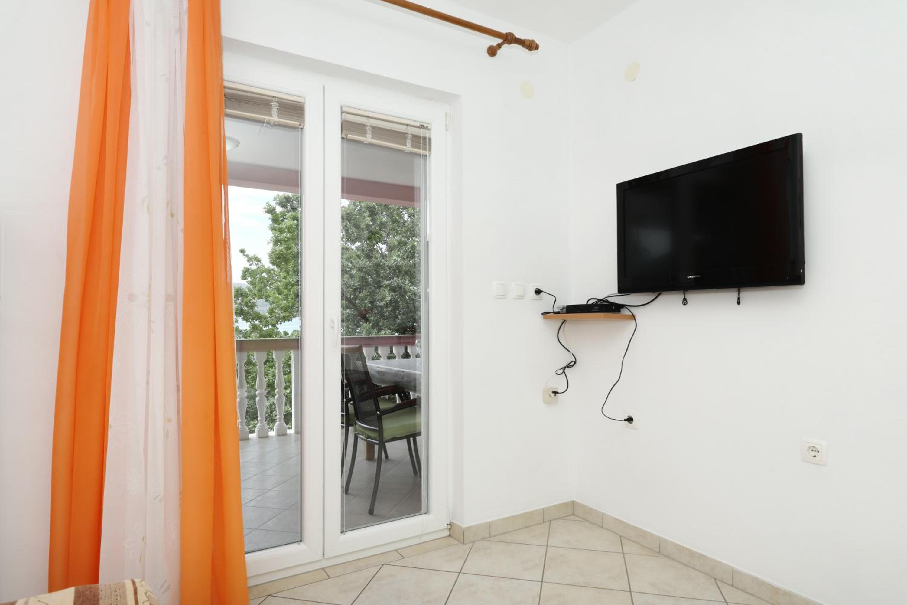 One-Bedroom Apartment with Sea View - First Floor photo 3