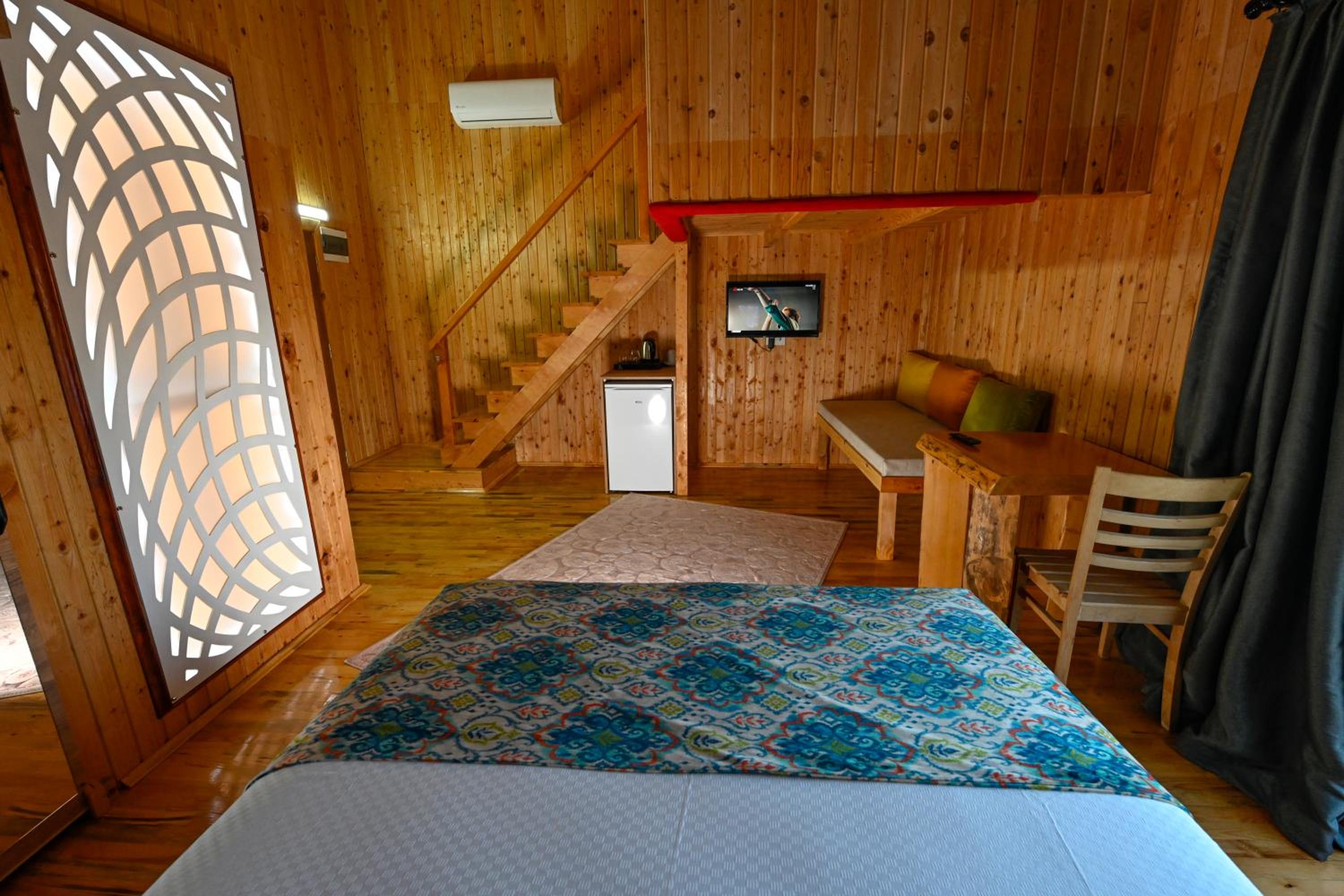 Superior Bungalow - Photo 7