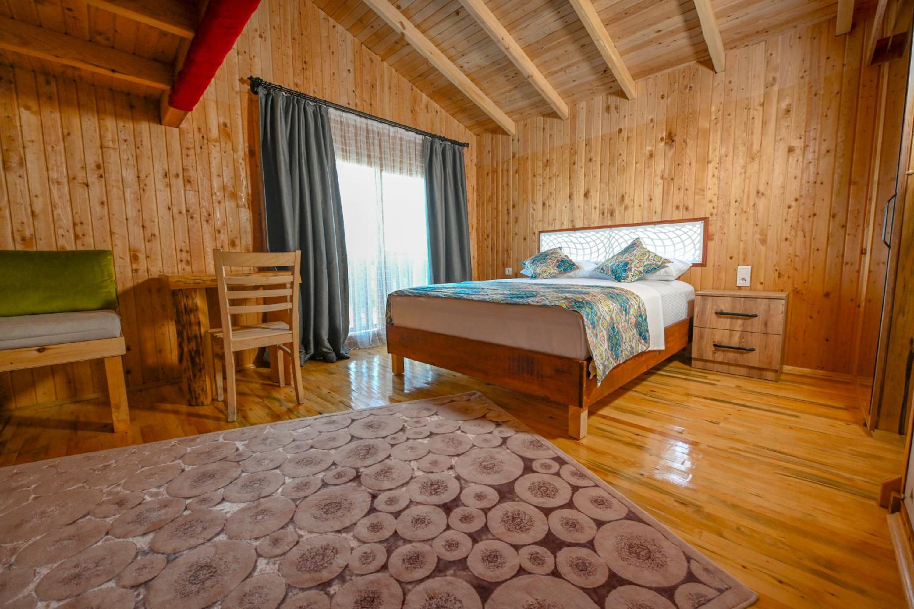 Superior Bungalow - Photo 4