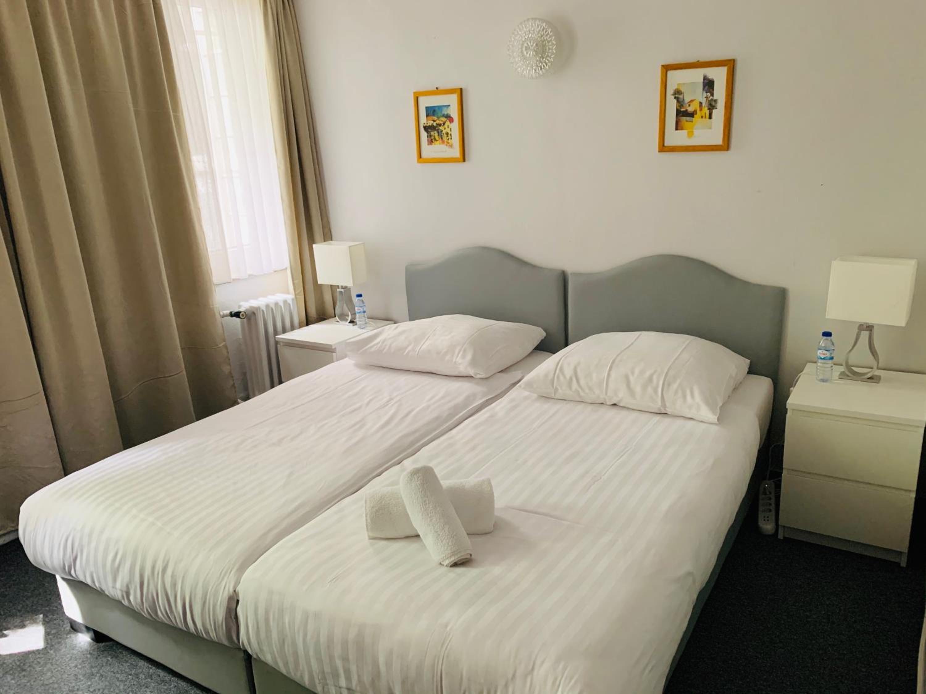 Double or Twin Room - Photo 10