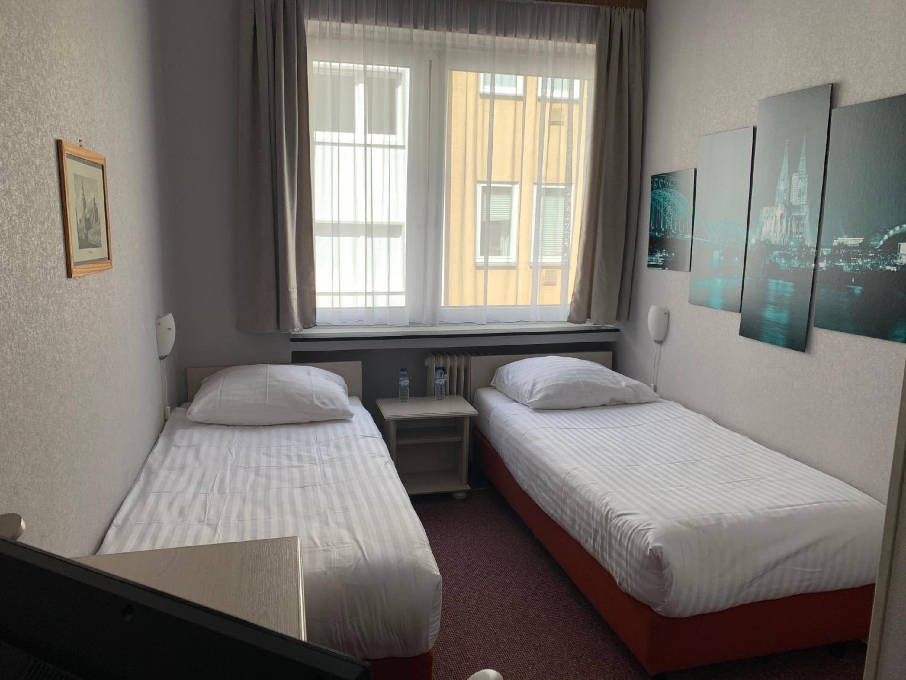 Double or Twin Room - Photo 2