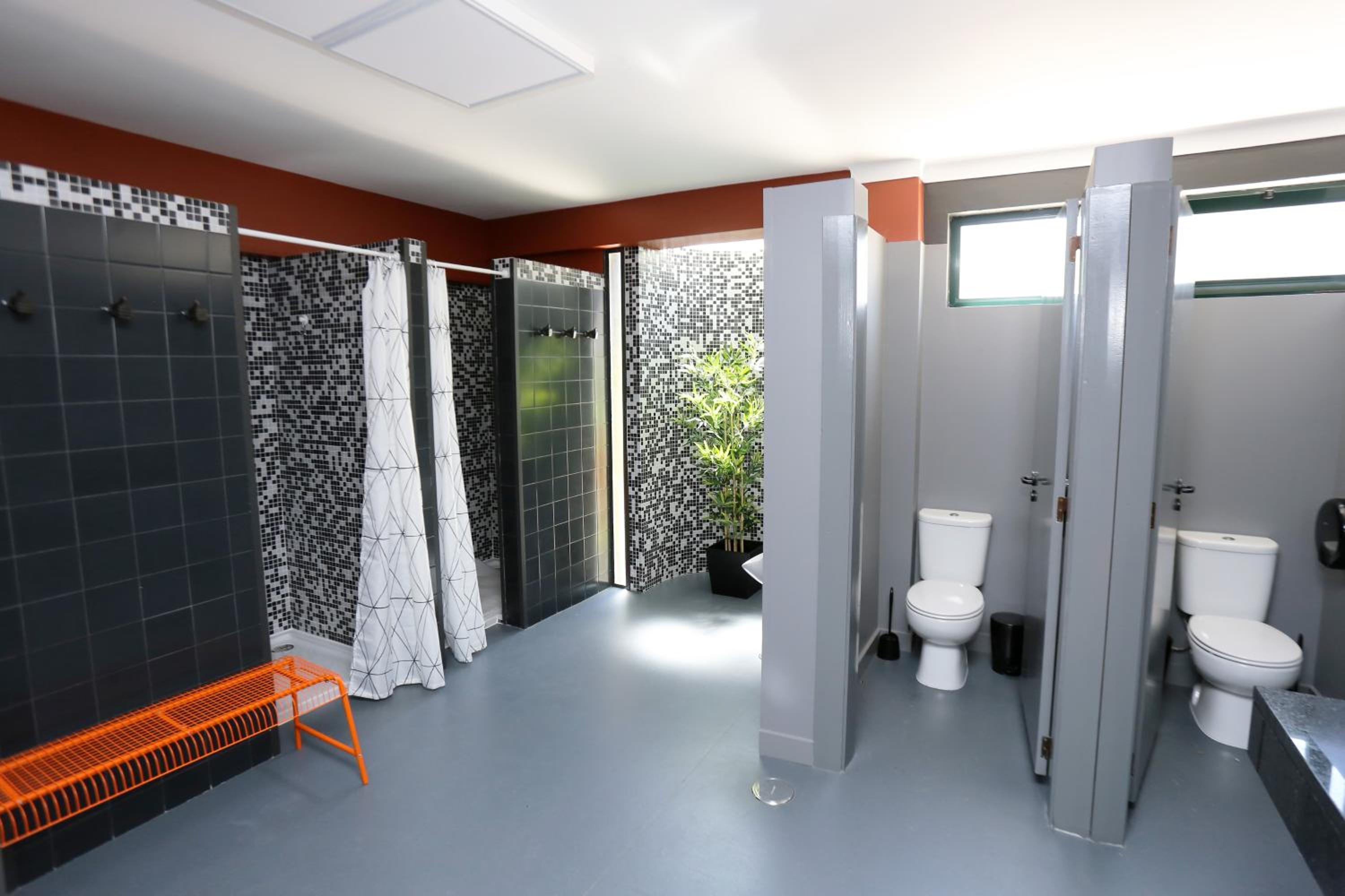 Standard Twin Room with Shared Bathroom photo 3