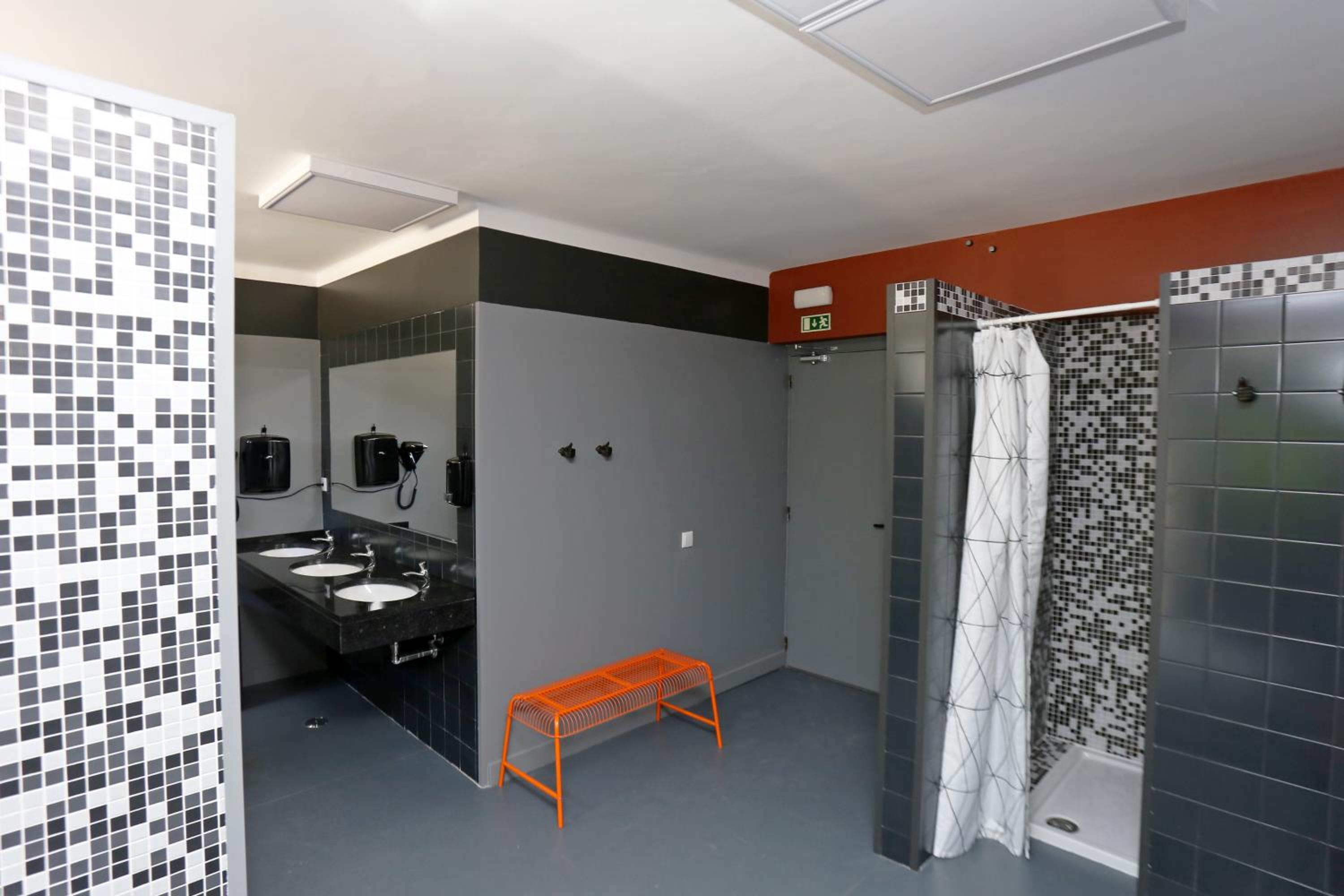 Bunk Bed in Female Dormitory Room   photo 3