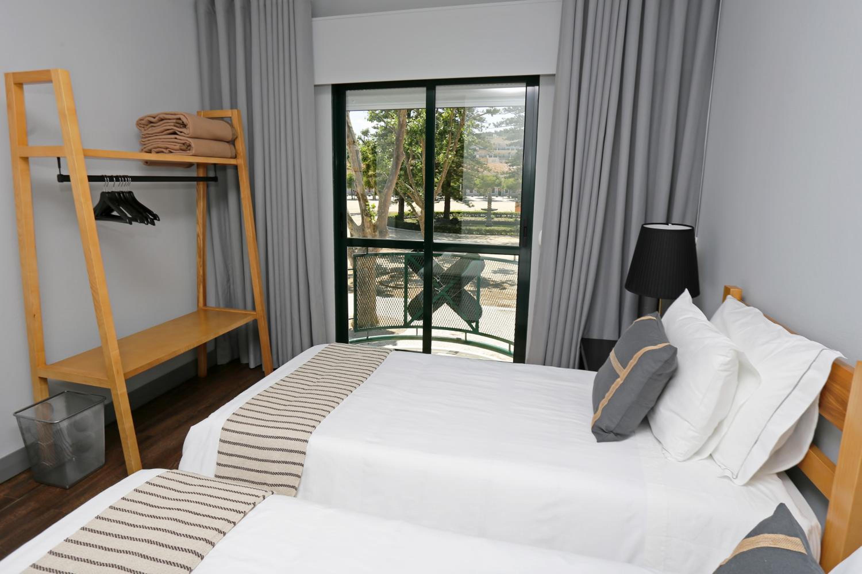 Standard Twin Room with Shared Bathroom photo 2