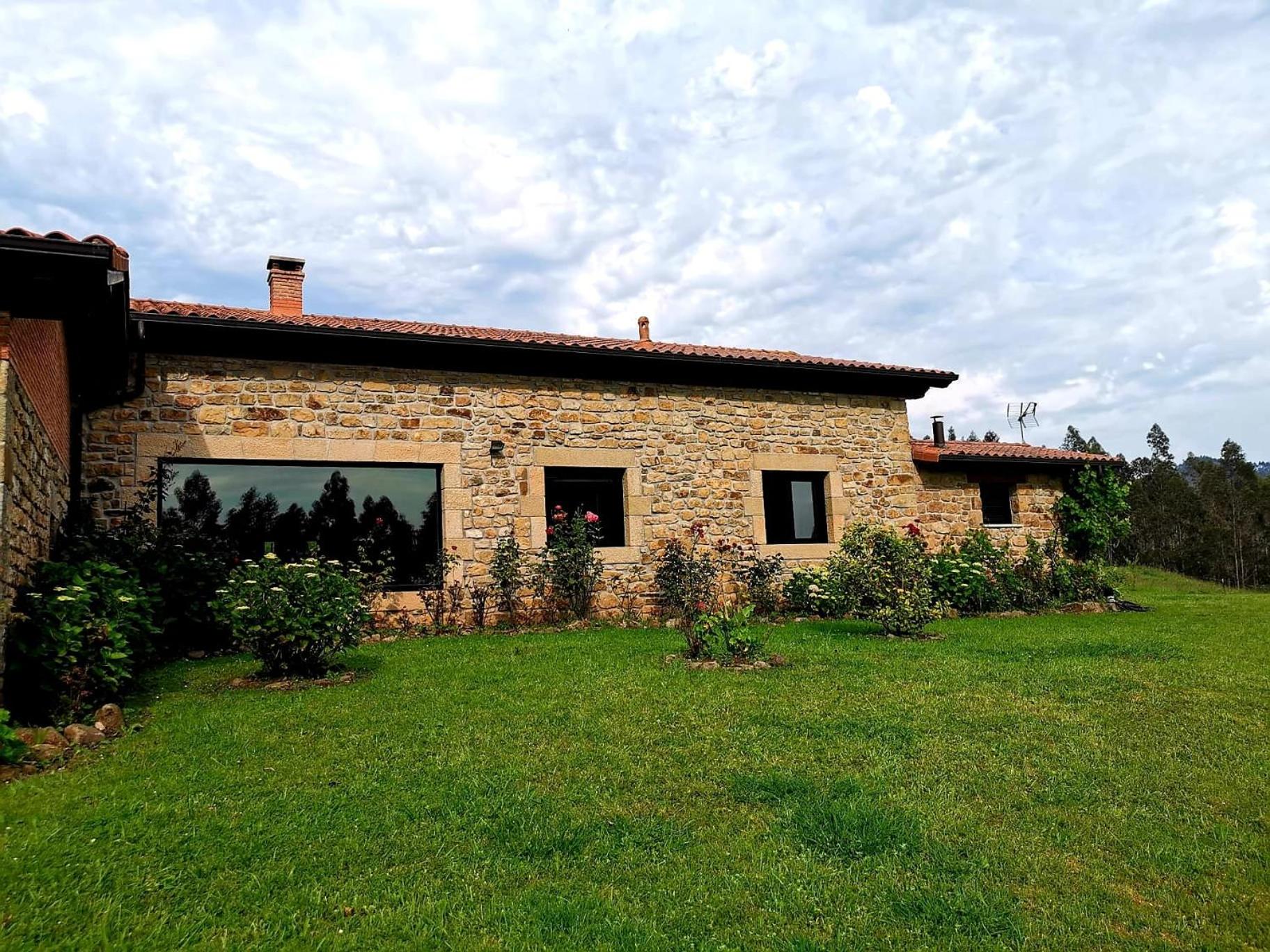 Villa photo 2
