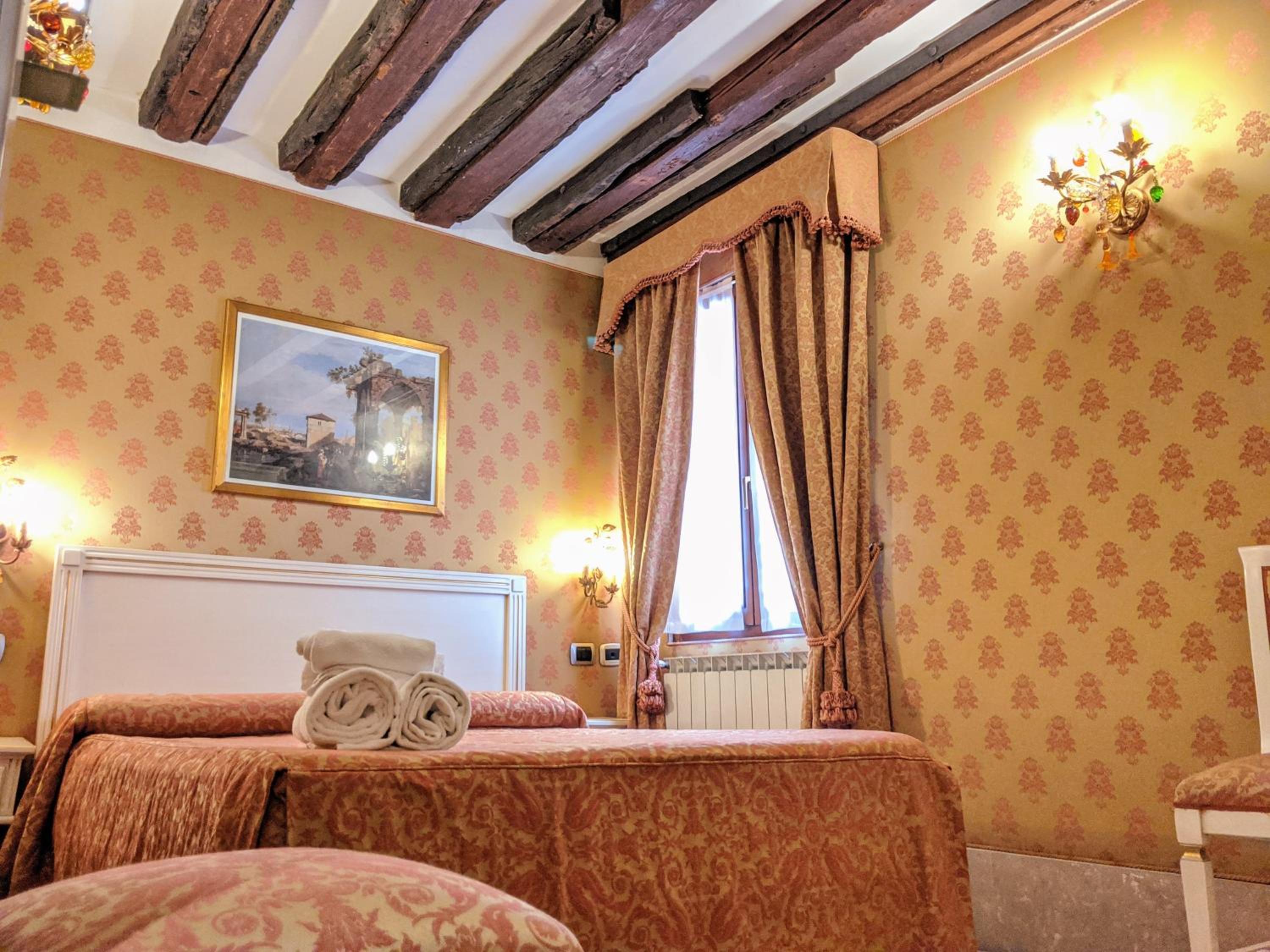 Standard Double Room photo 1