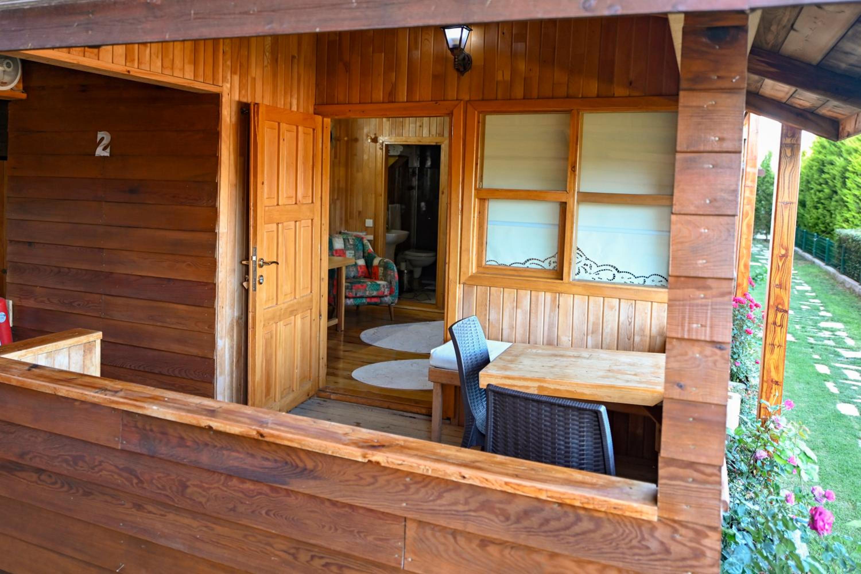 Deluxe Bungalow with Garden View photo 3