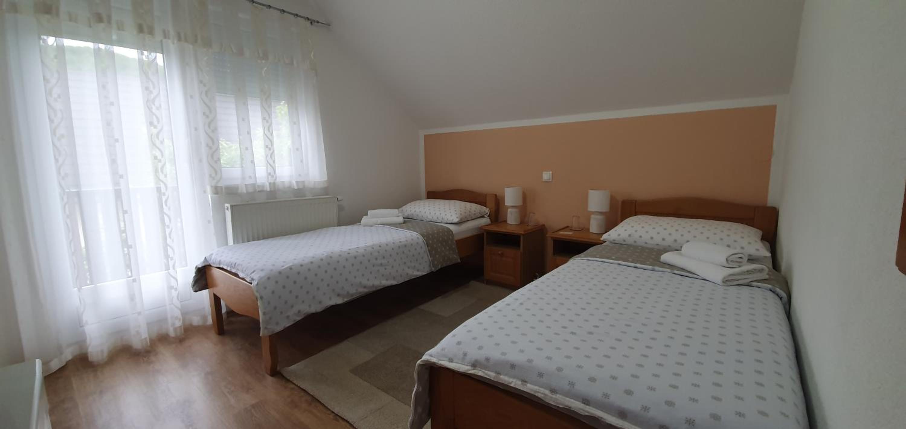Twin Room - Photo 1
