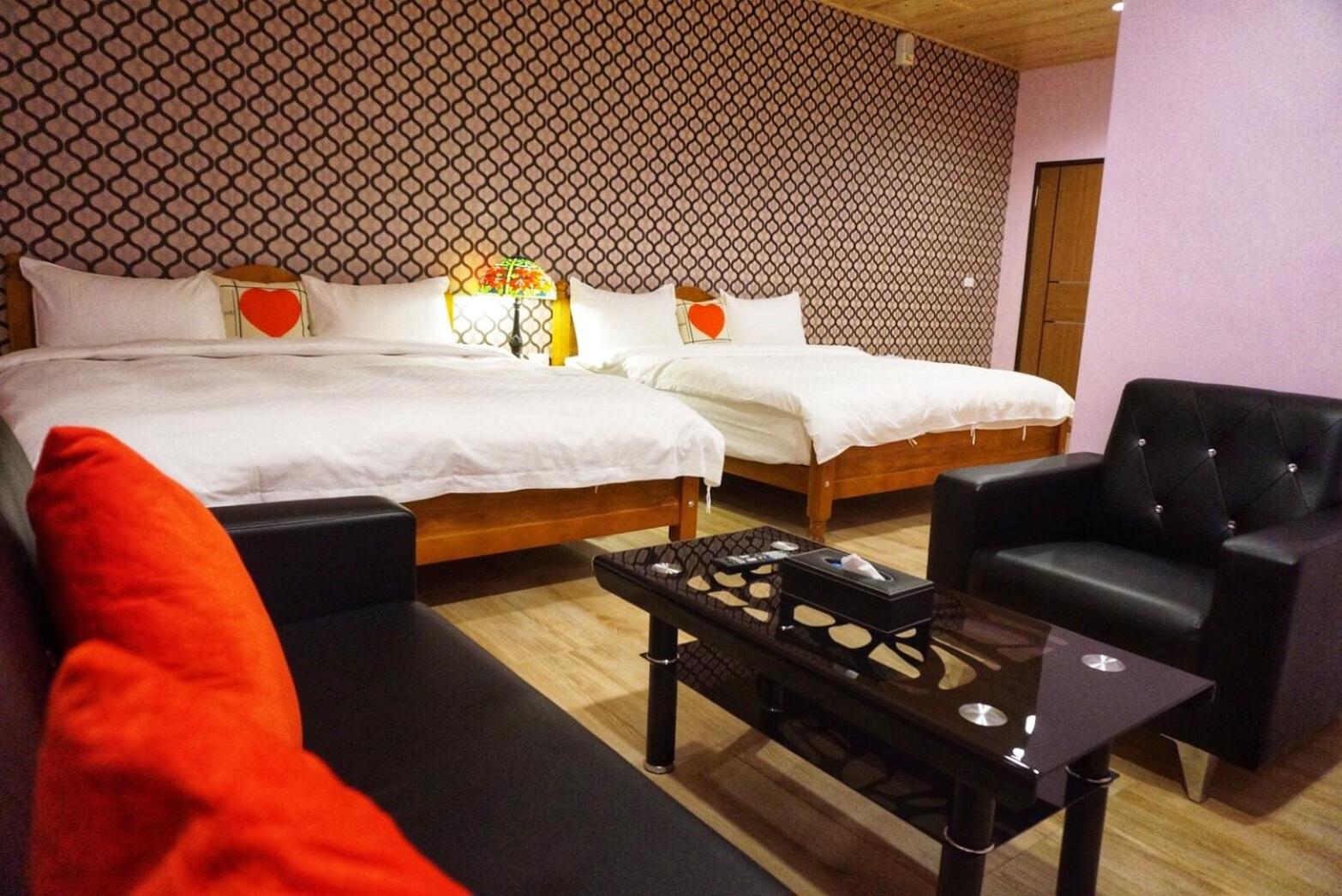 Quadruple Room with Private Bathroom