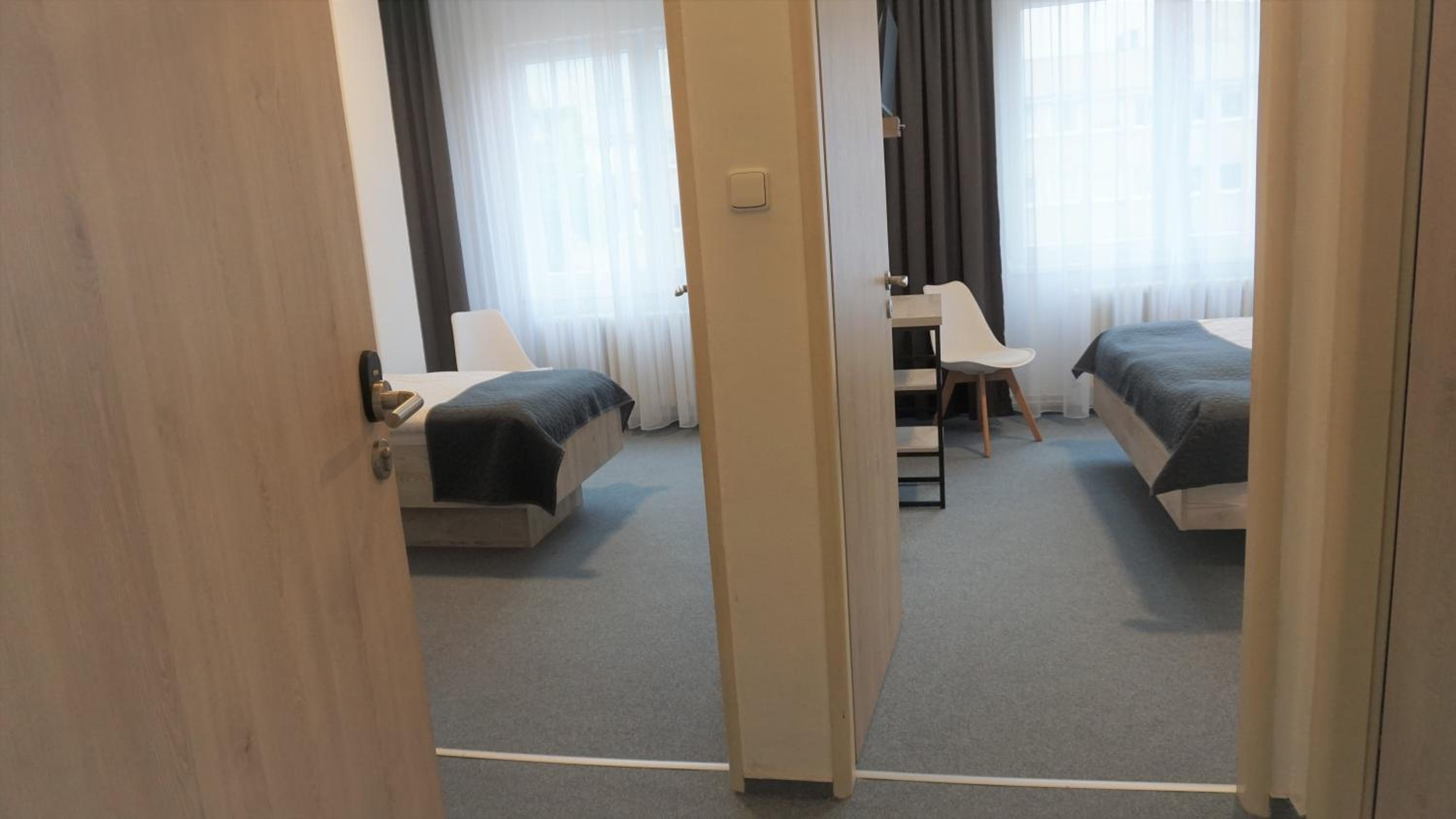 Suite - Photo 1