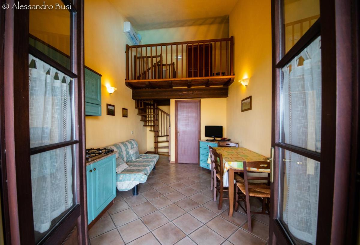 One-Bedroom Apartment - Split Level photo 3