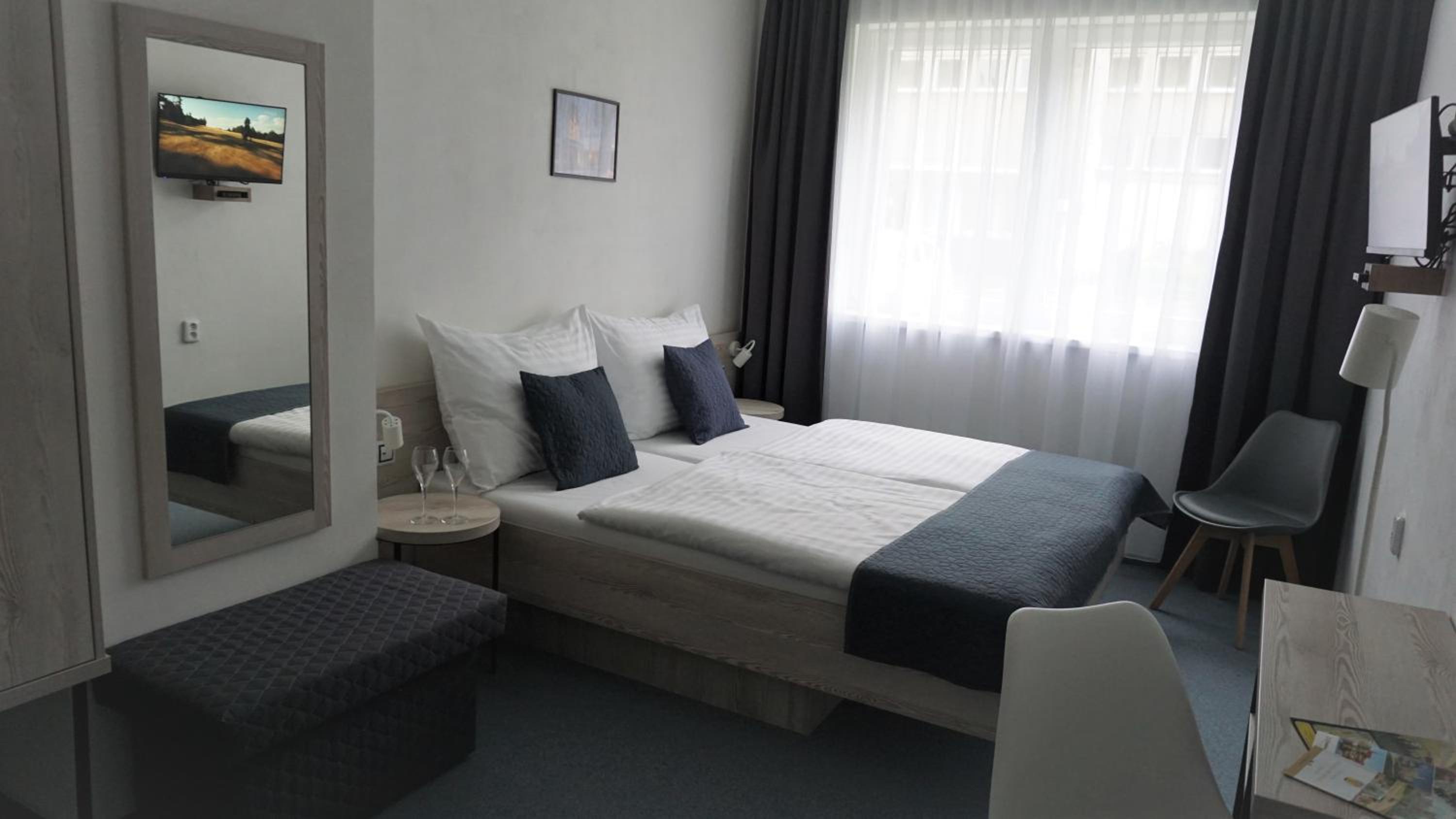 Double Room - Photo 4