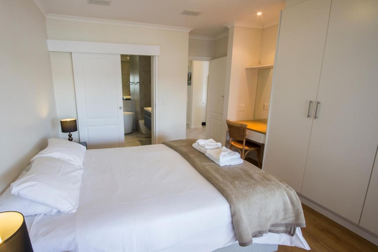 Two-Bedroom Apartment - Photo 5