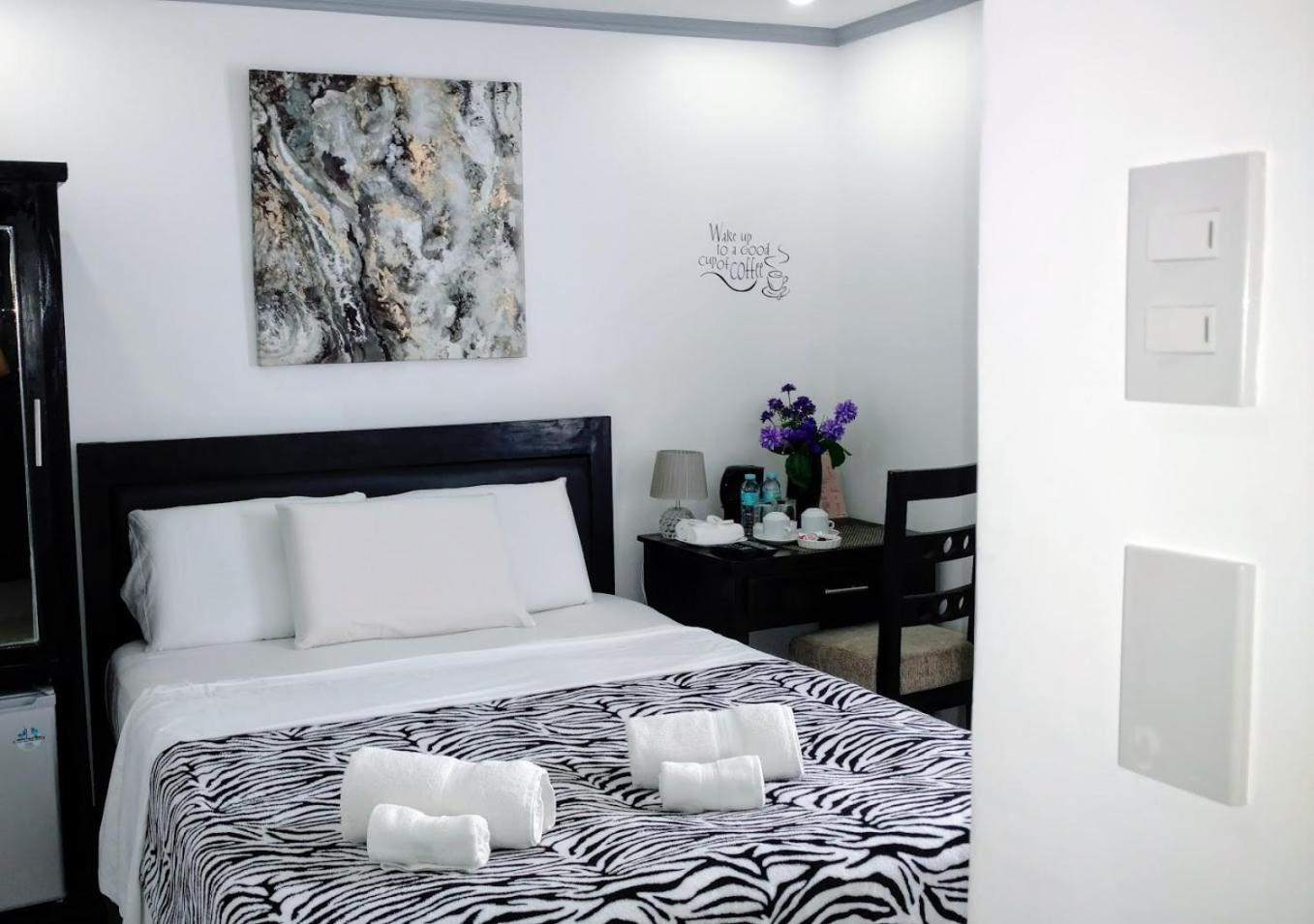 Business Queen Room