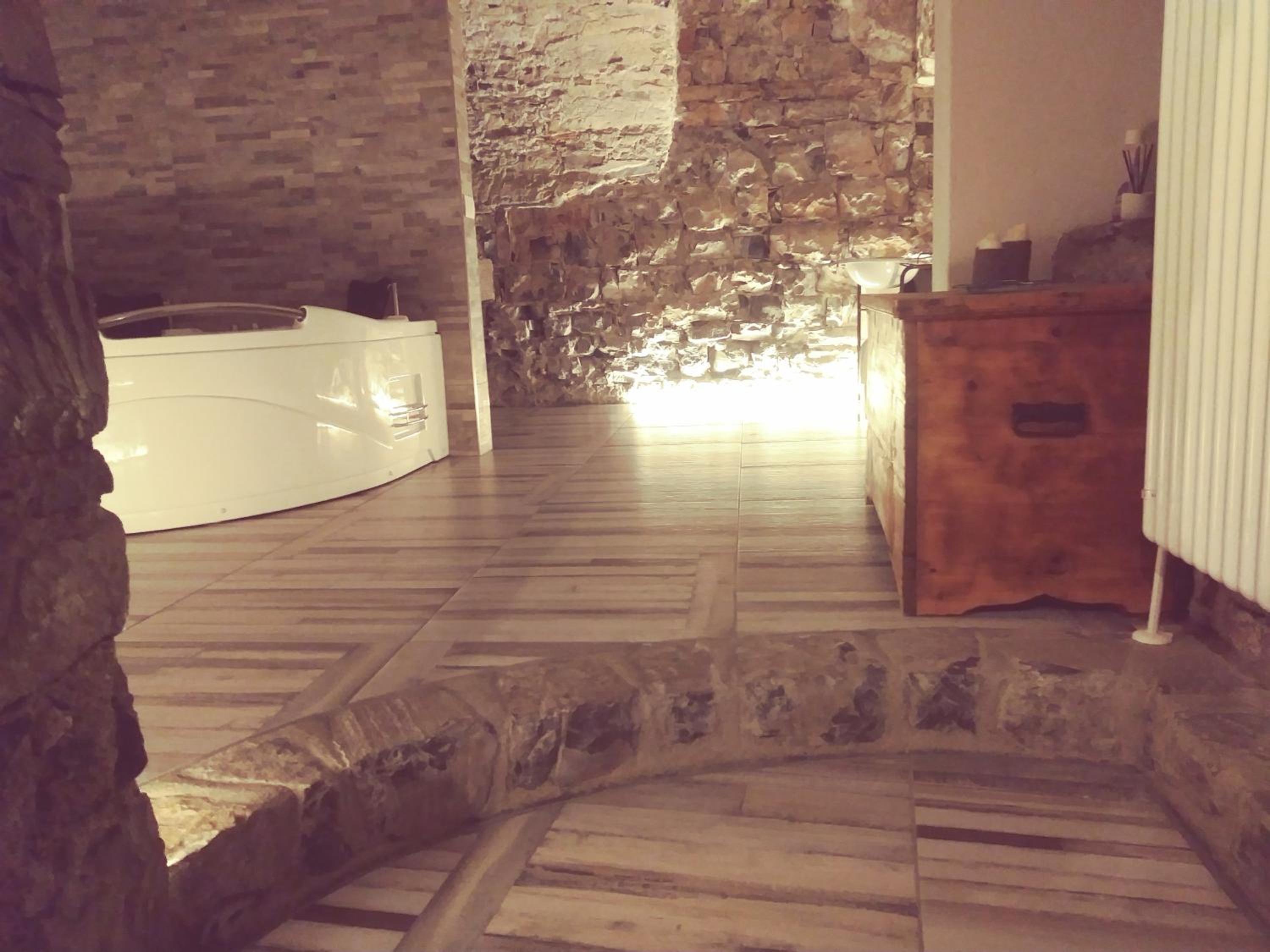 King Room with Spa Bath - Photo 5