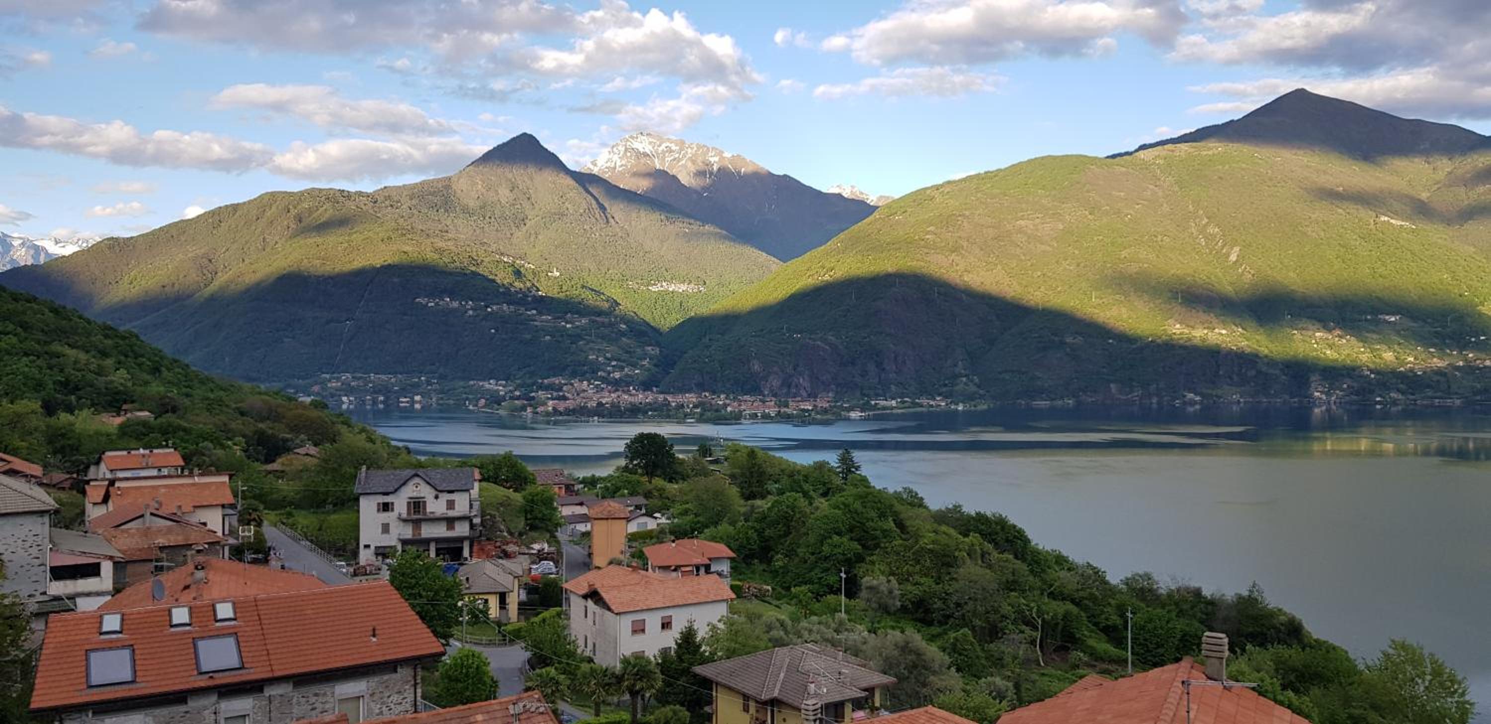 Apartment with Lake View - Photo 11