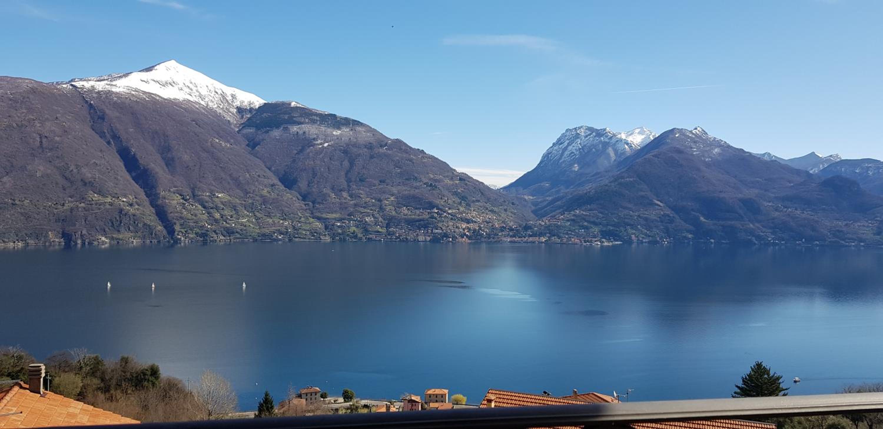Apartment with Lake View - Photo 9