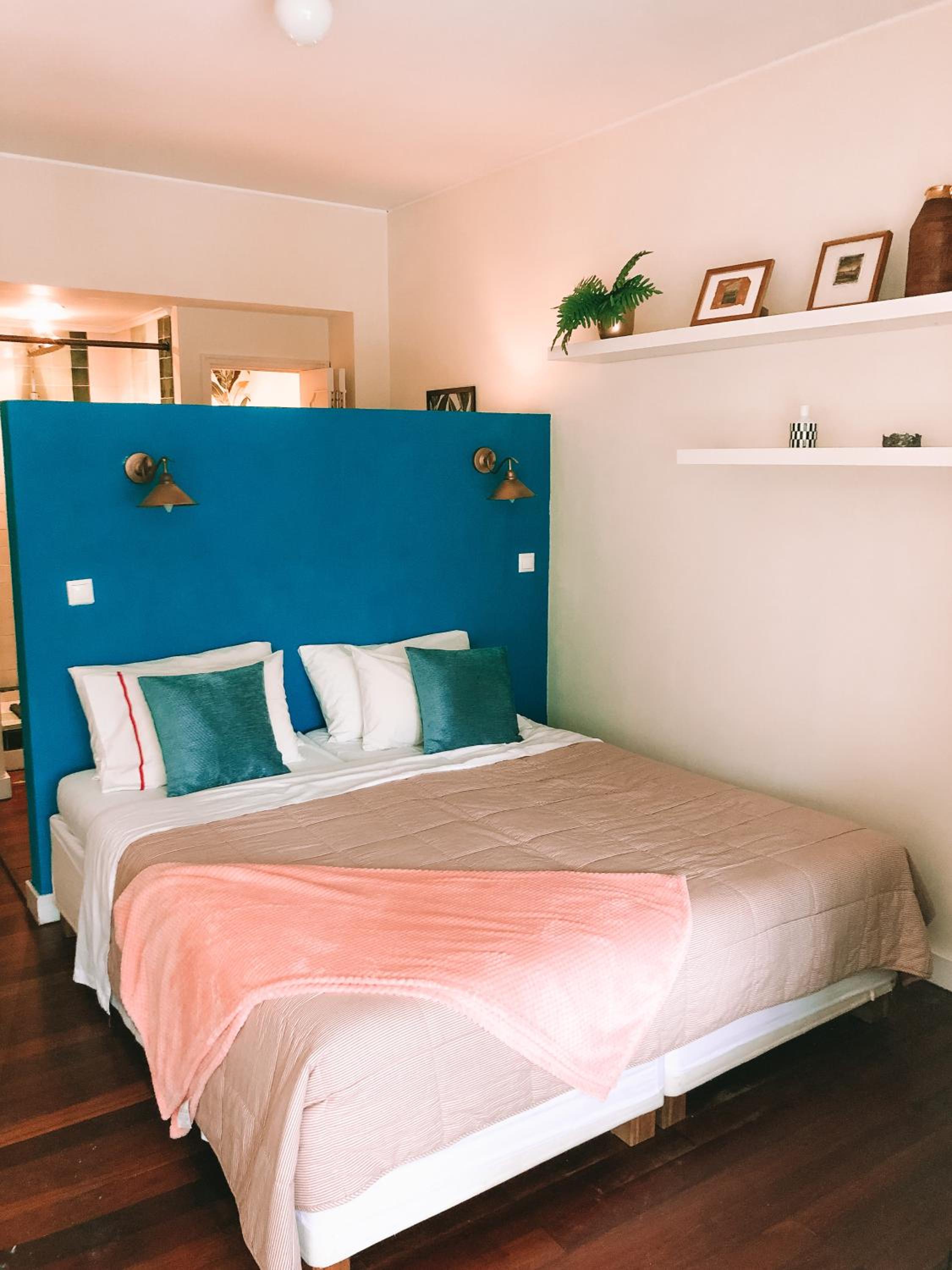 Standard Suite - Photo 1