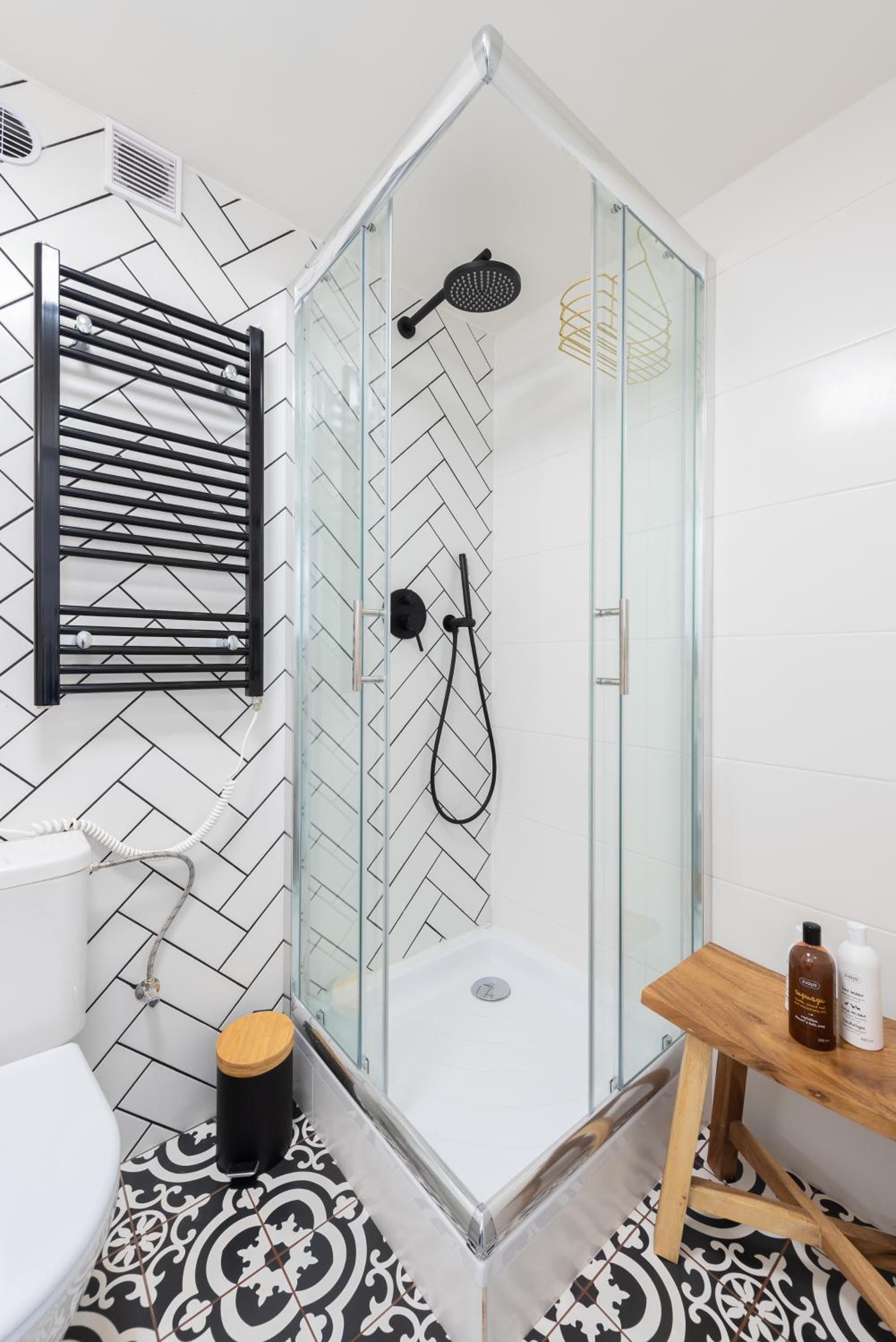 Family Room with Private Bathroom photo 2