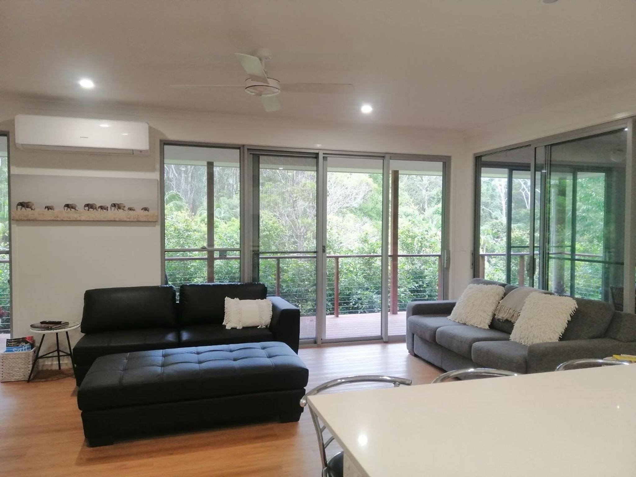 Two-Bedroom House - Photo 1