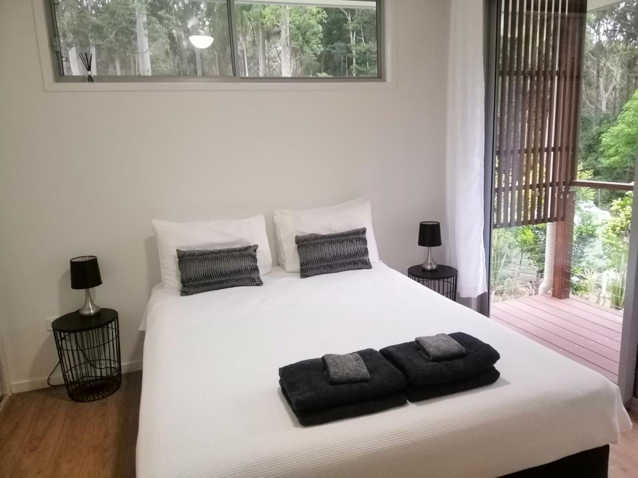Two-Bedroom House - Photo 10