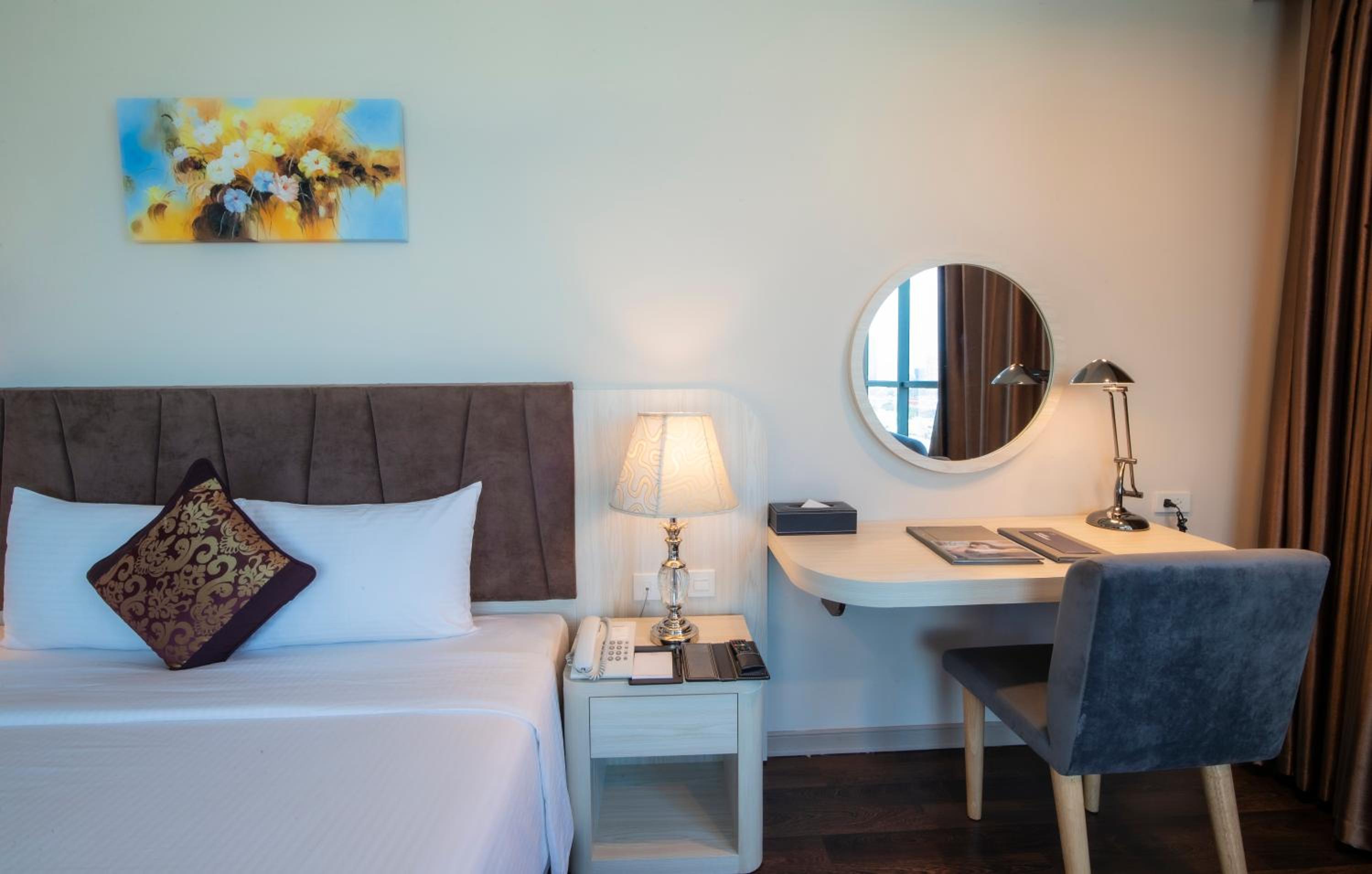 Premium Deluxe King Room with Panoramic View photo 3