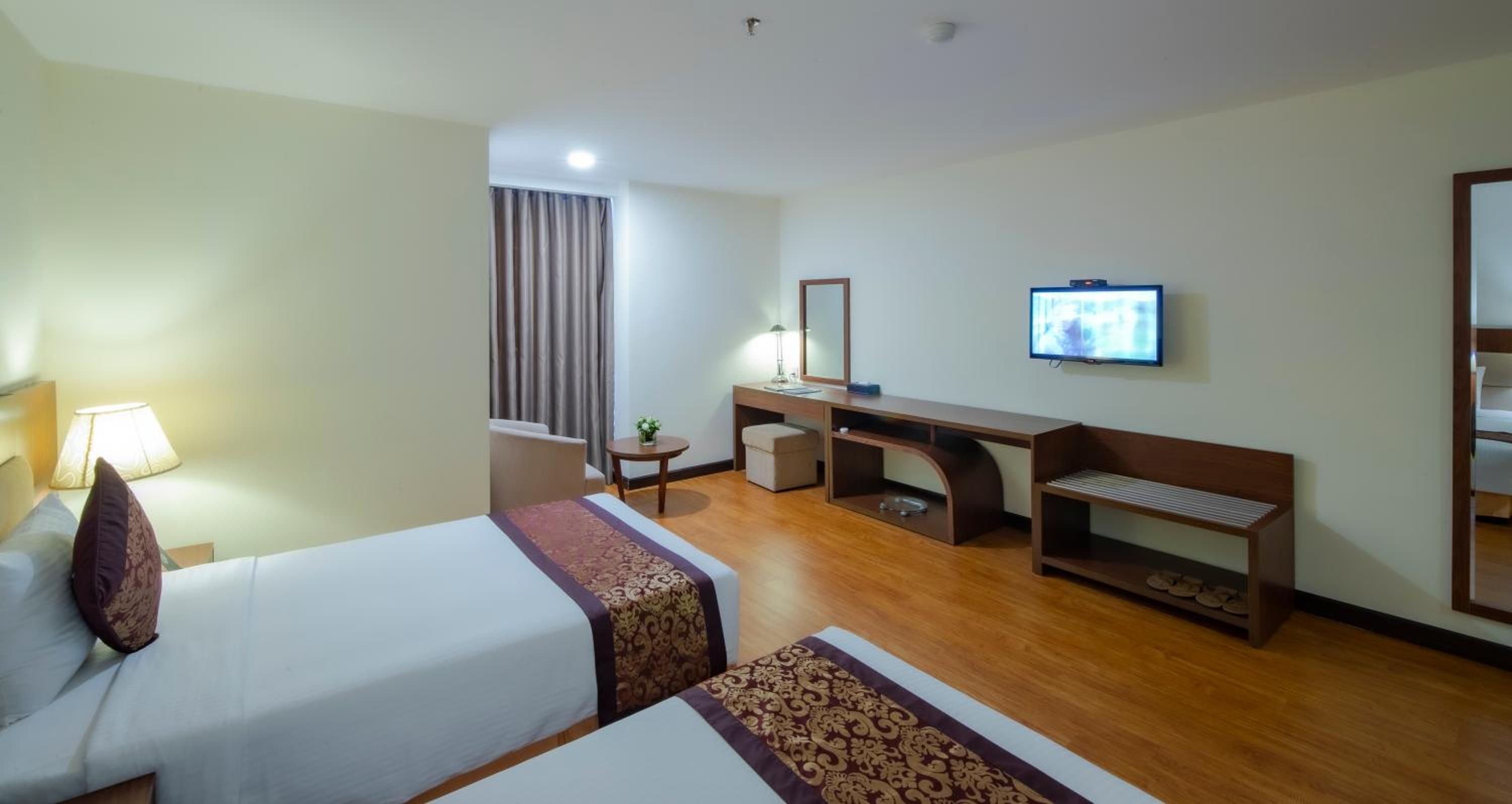 Superior Twin Room with Bathtub photo 2