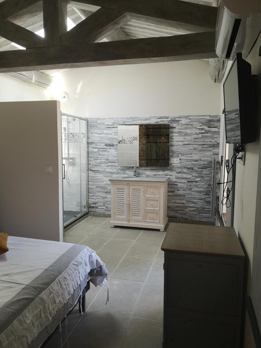 Family Room with Private Bathroom - Photo 9