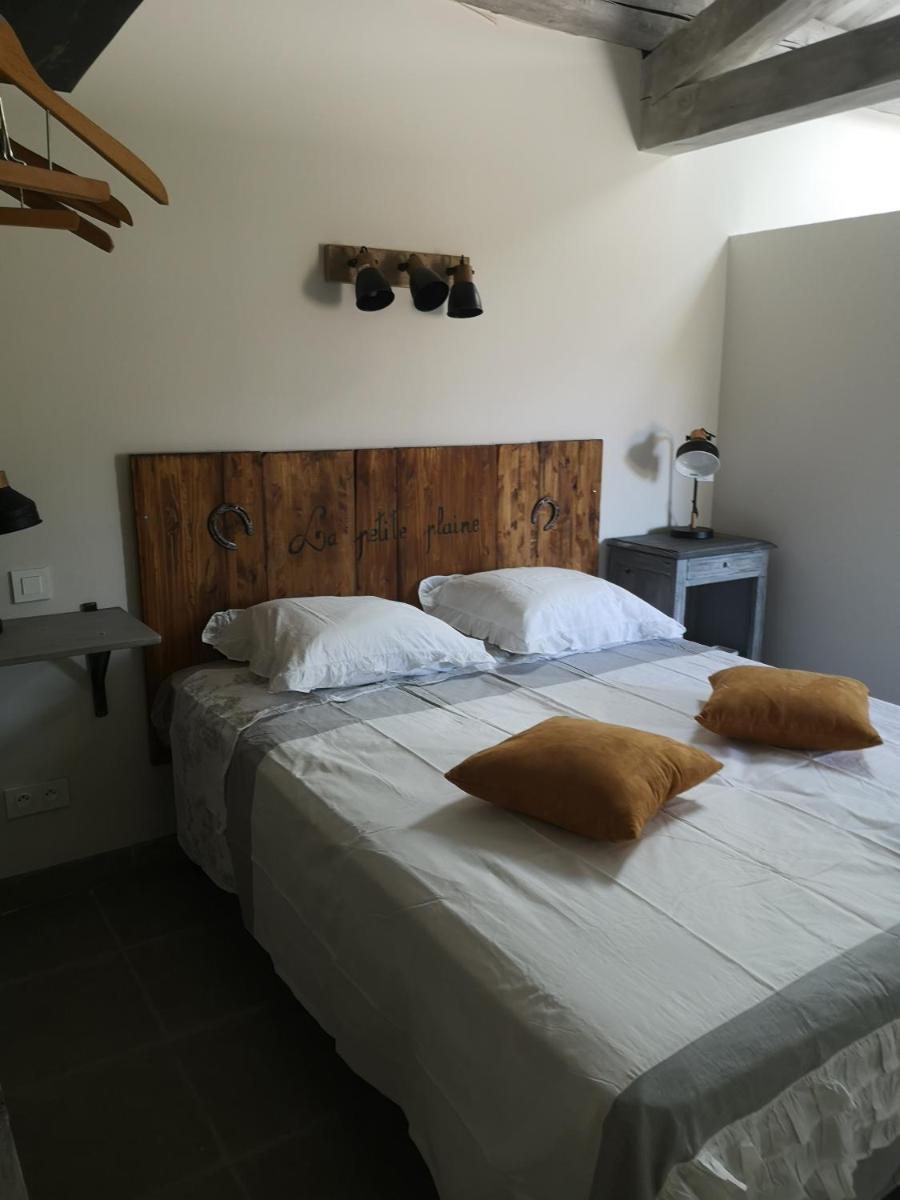 Family Room with Private Bathroom - Photo 7