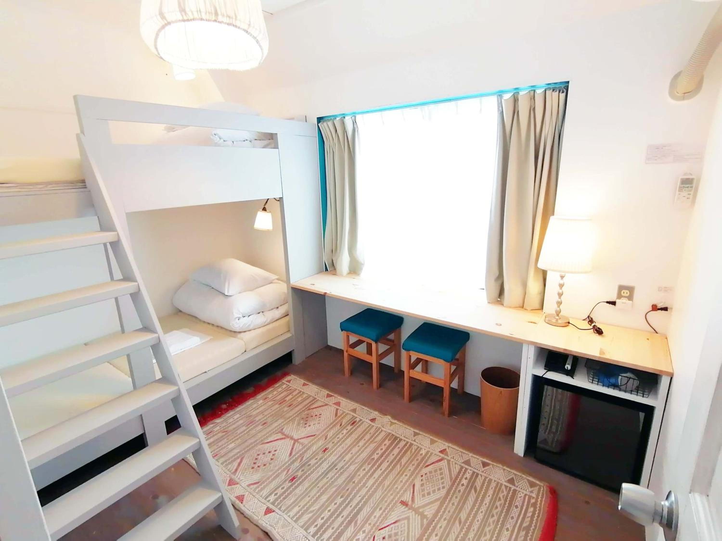 Twin Room with Shared Bathroom photo 3