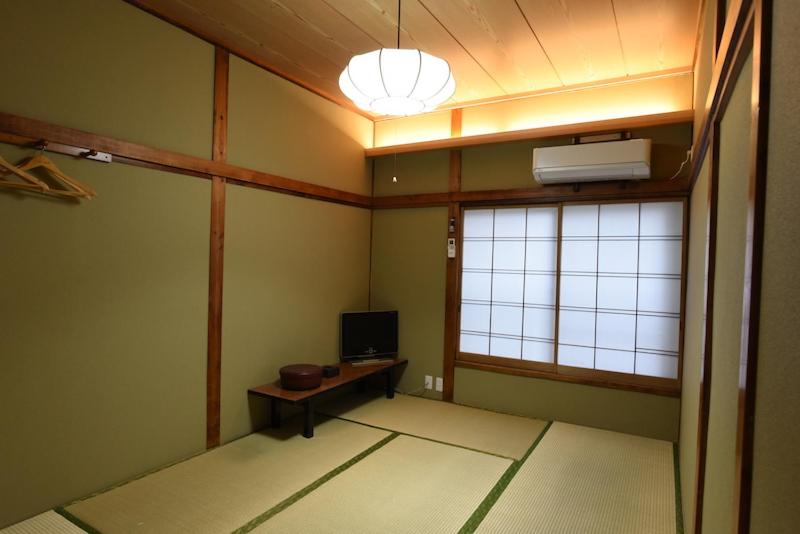 Japanese-Style Twin Room with Shared Bathroom photo 3