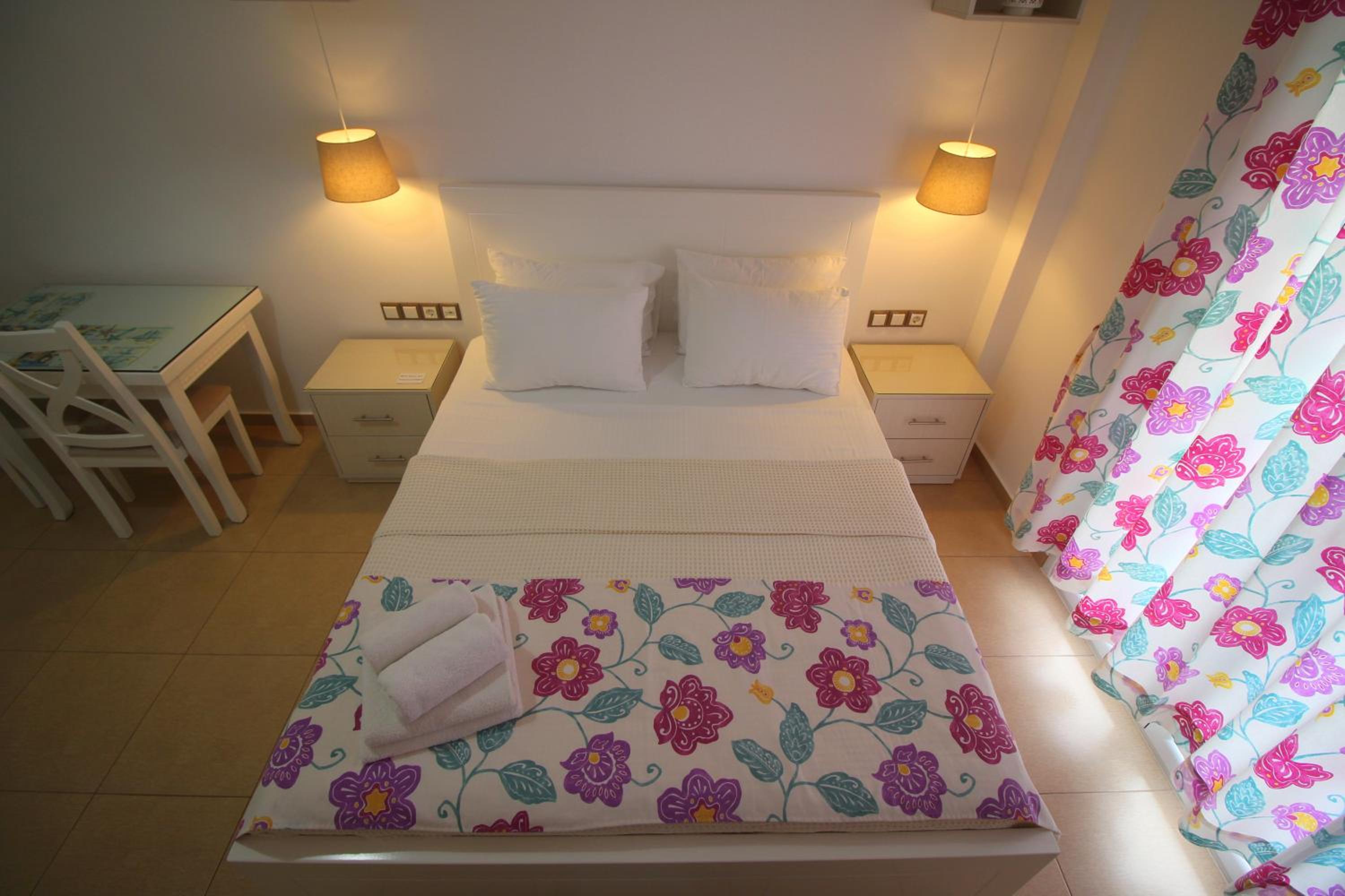 Deluxe Double Room with Balcony and Sea View photo 2