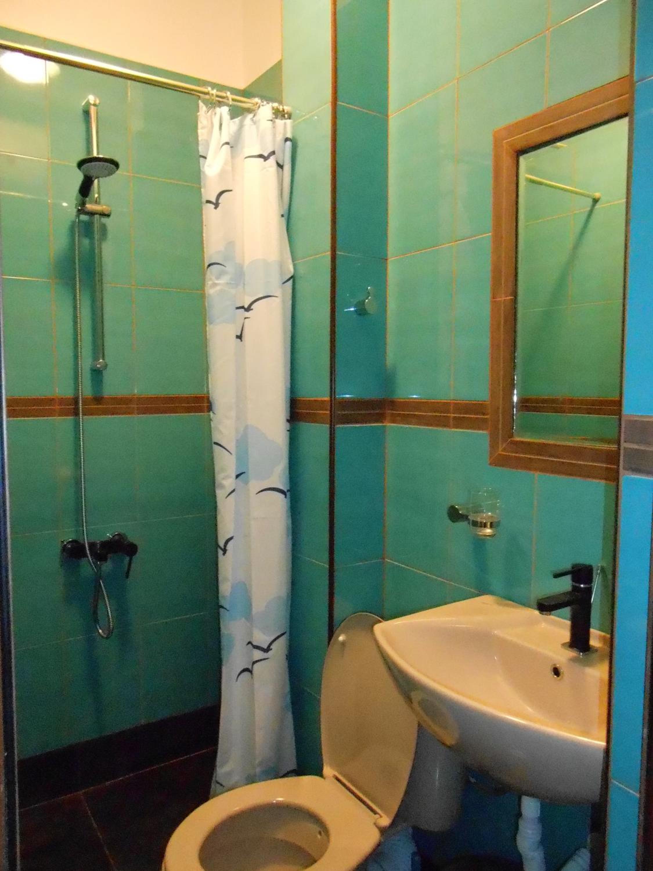 Double Room with Private Bathroom - Photo 8