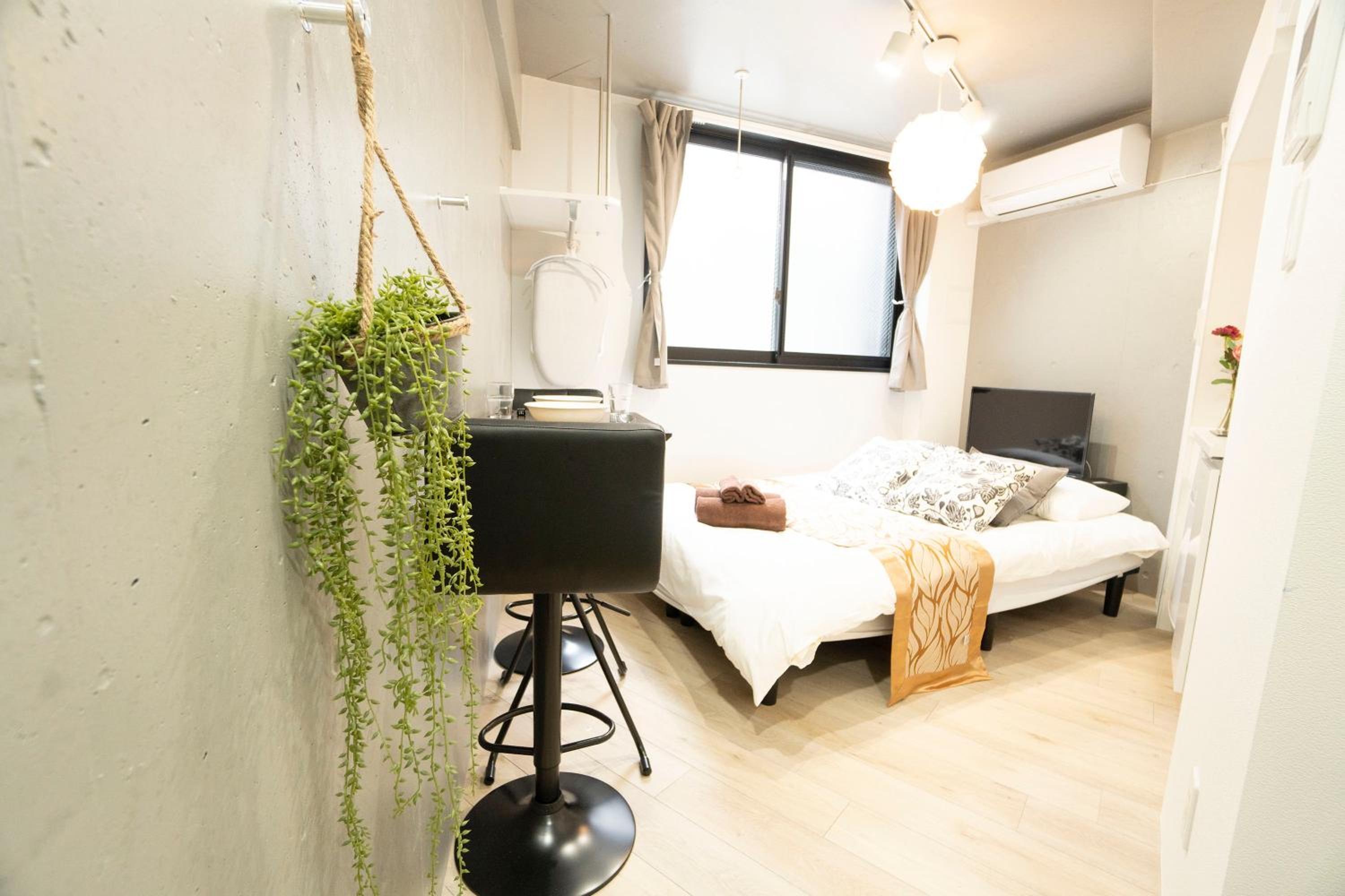One-Bedroom Apartment photo 1